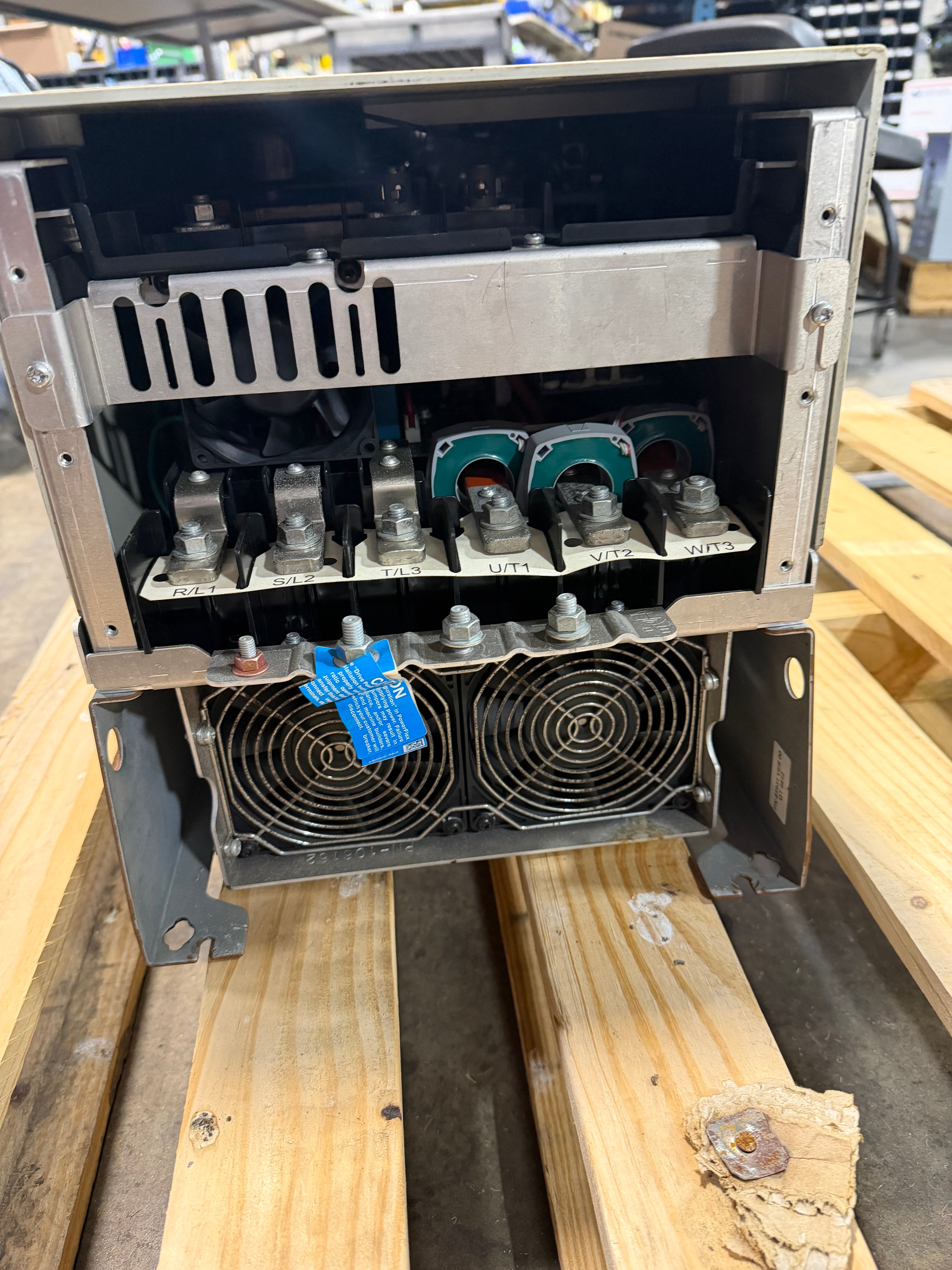 Allen Bradley PowerFlex 735 20F1AND186AA0NNNNN 3PH 480 V Series A