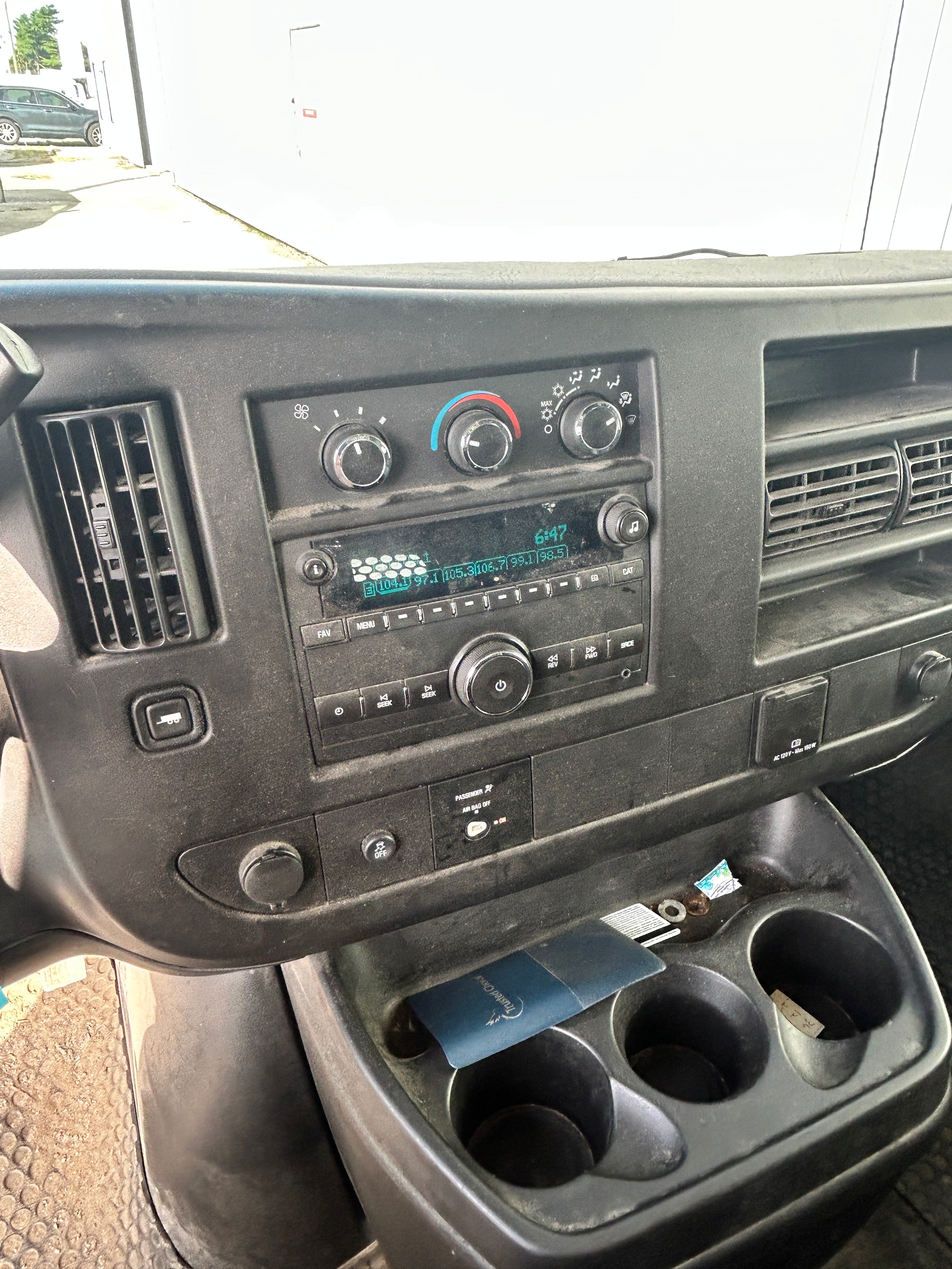 2019 Chevrolet Express 2500 Cargo Van White 130,540 miles 1GCWGAFG8K1229670