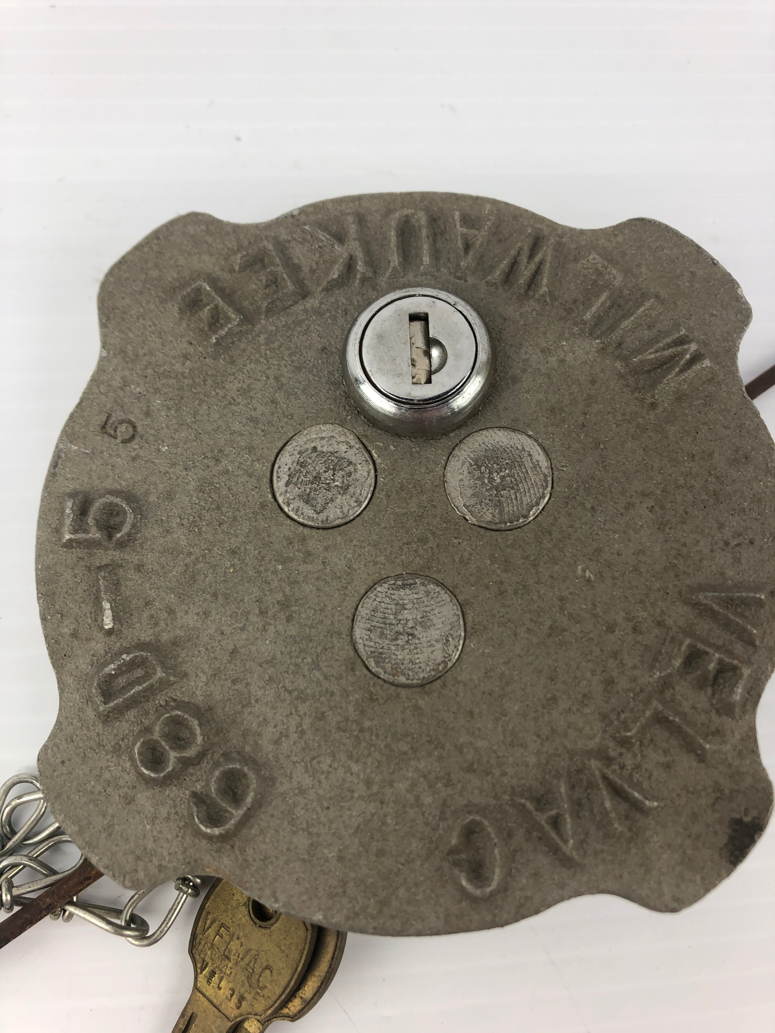 Velvac 68D-5 Locking Fuel Cap 600169-6