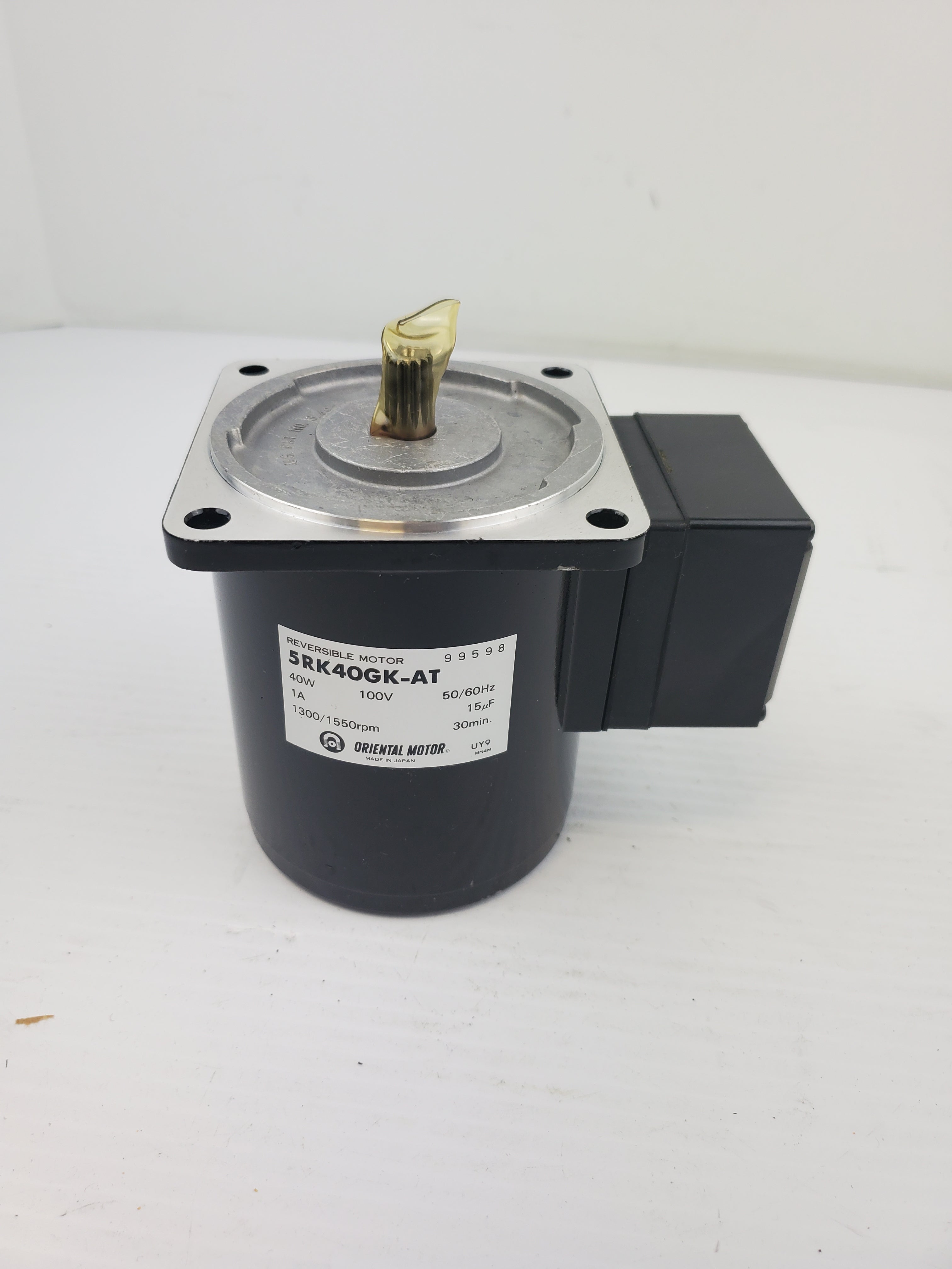 Oriental Motor 5RK40GK-AT Reversible Motor 99598 UY9