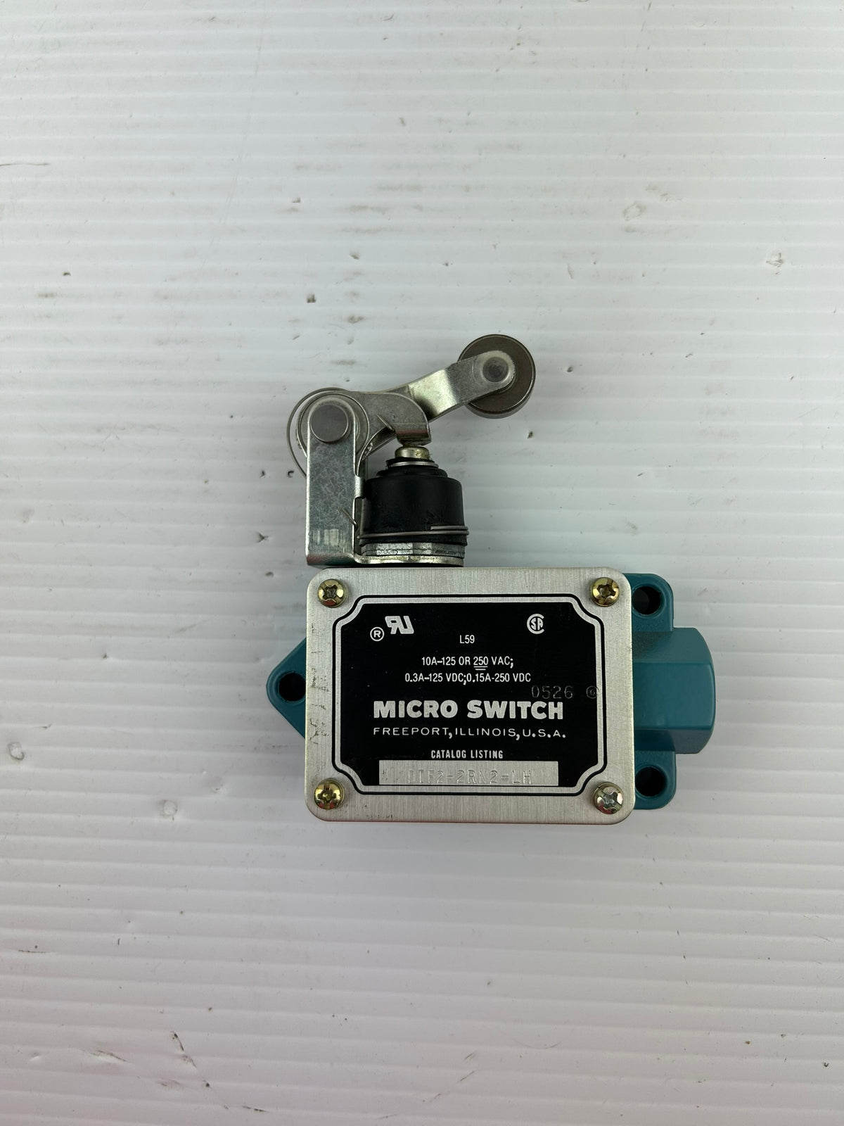 Micro Switch L59 Limit Switch Roller Lever 10A 125/250VAC DTF2-2RN2-LH