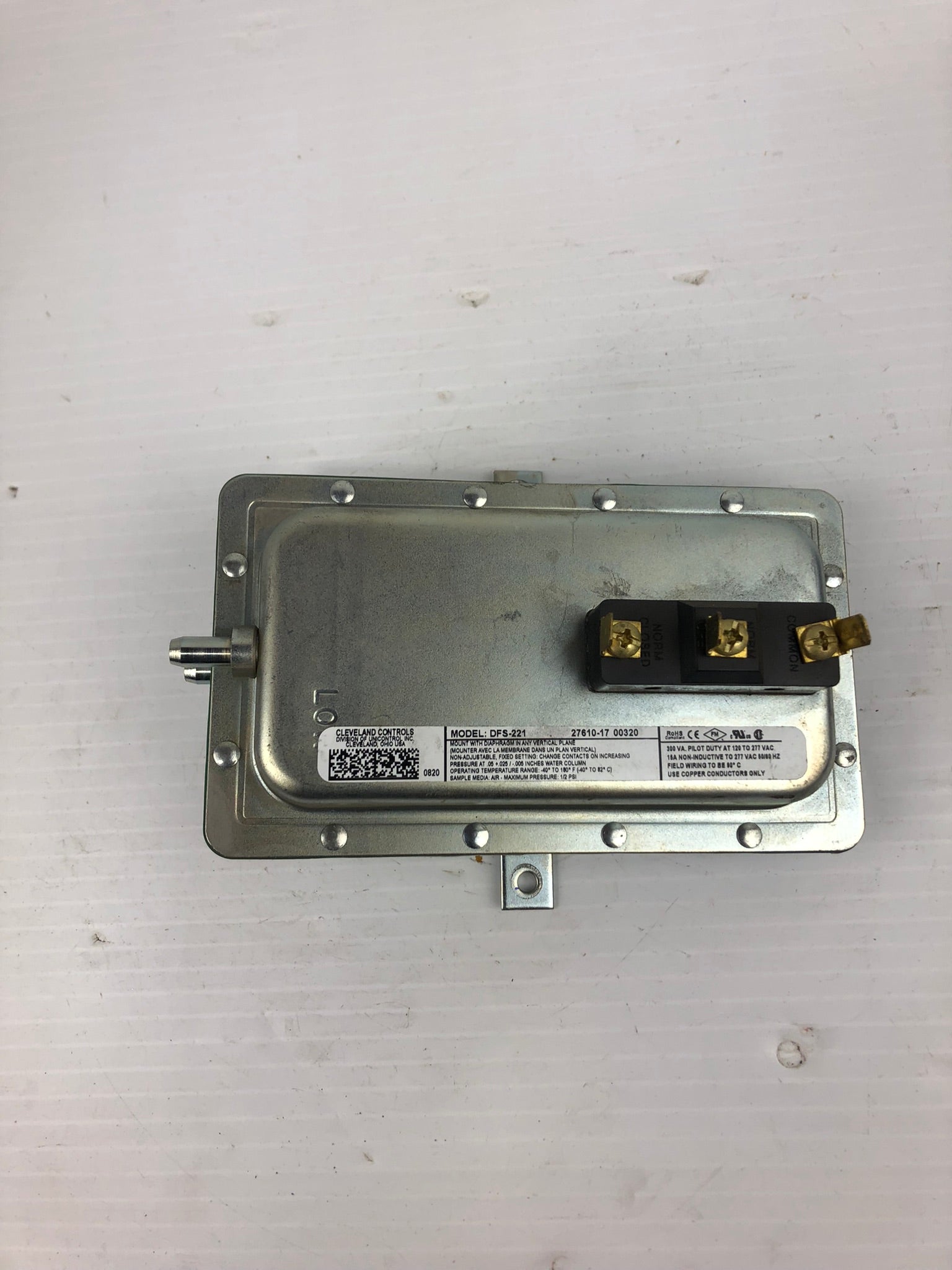 Cleveland Controls DFS-221 Air Sensing Switch 27610-17 00320