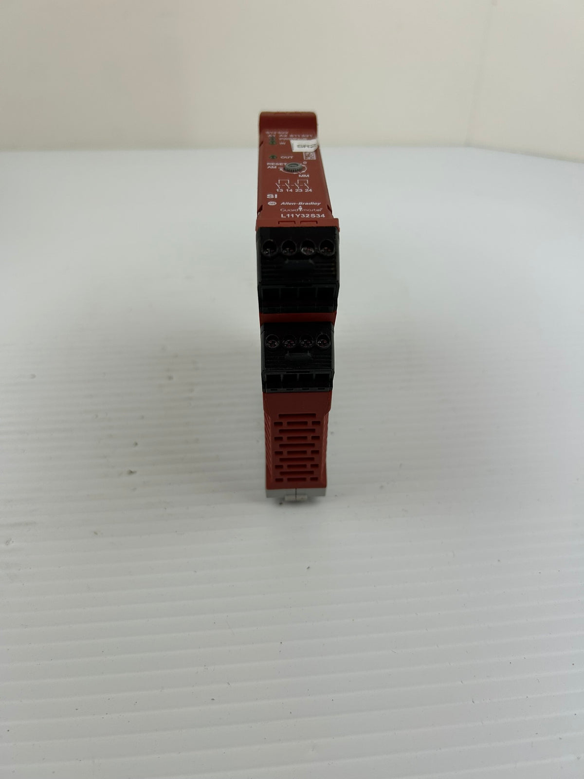 Allen-Bradley 440R-S12R2 Guardmaster Single Input Safety Relay 24VDC