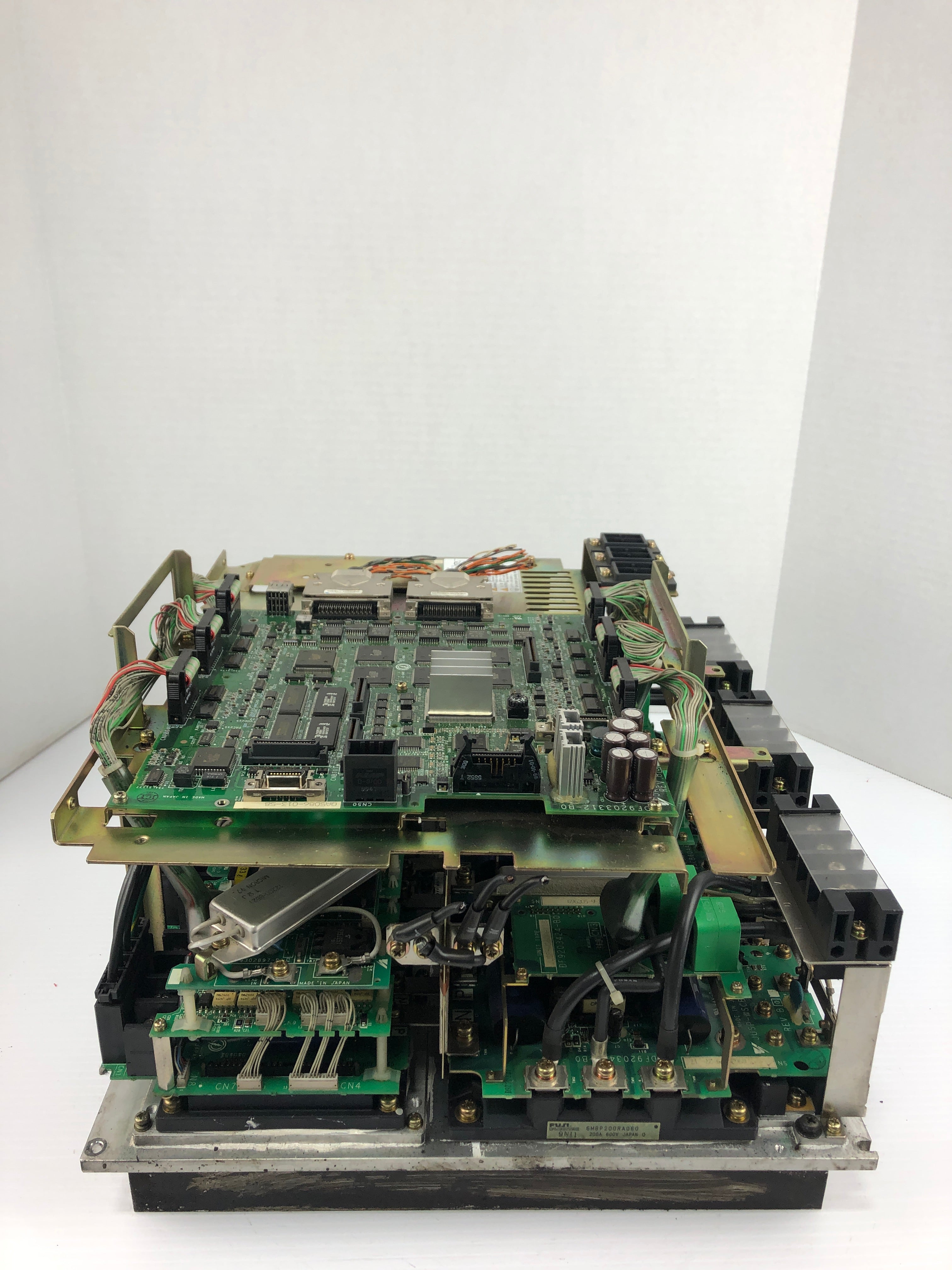 Yaskawa Electric CACR-UP130AABY18 Servo Controller