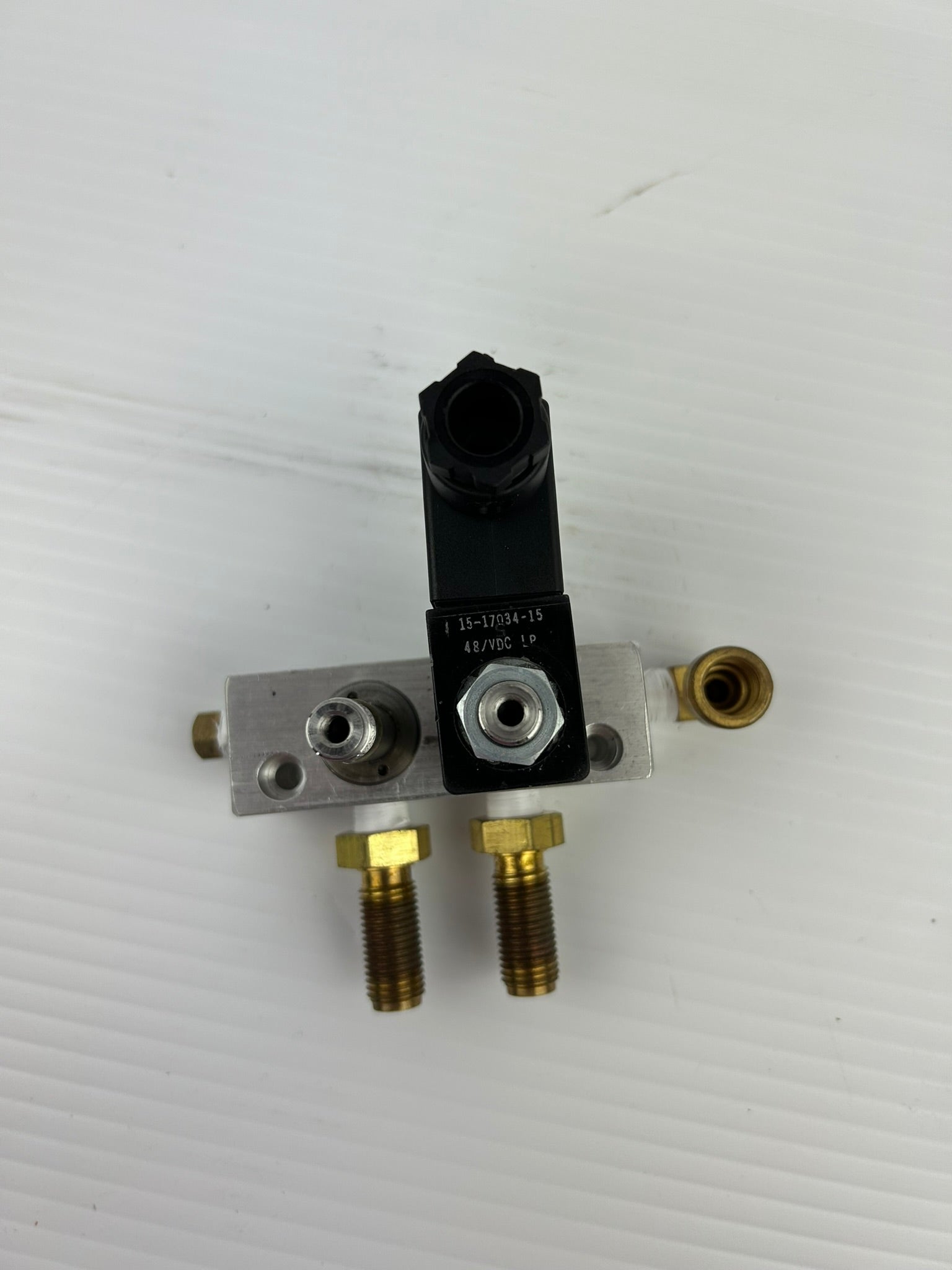 Versa Products EZM-8233-2-1-HCL-48VDC Valve Block with 15-17034-15