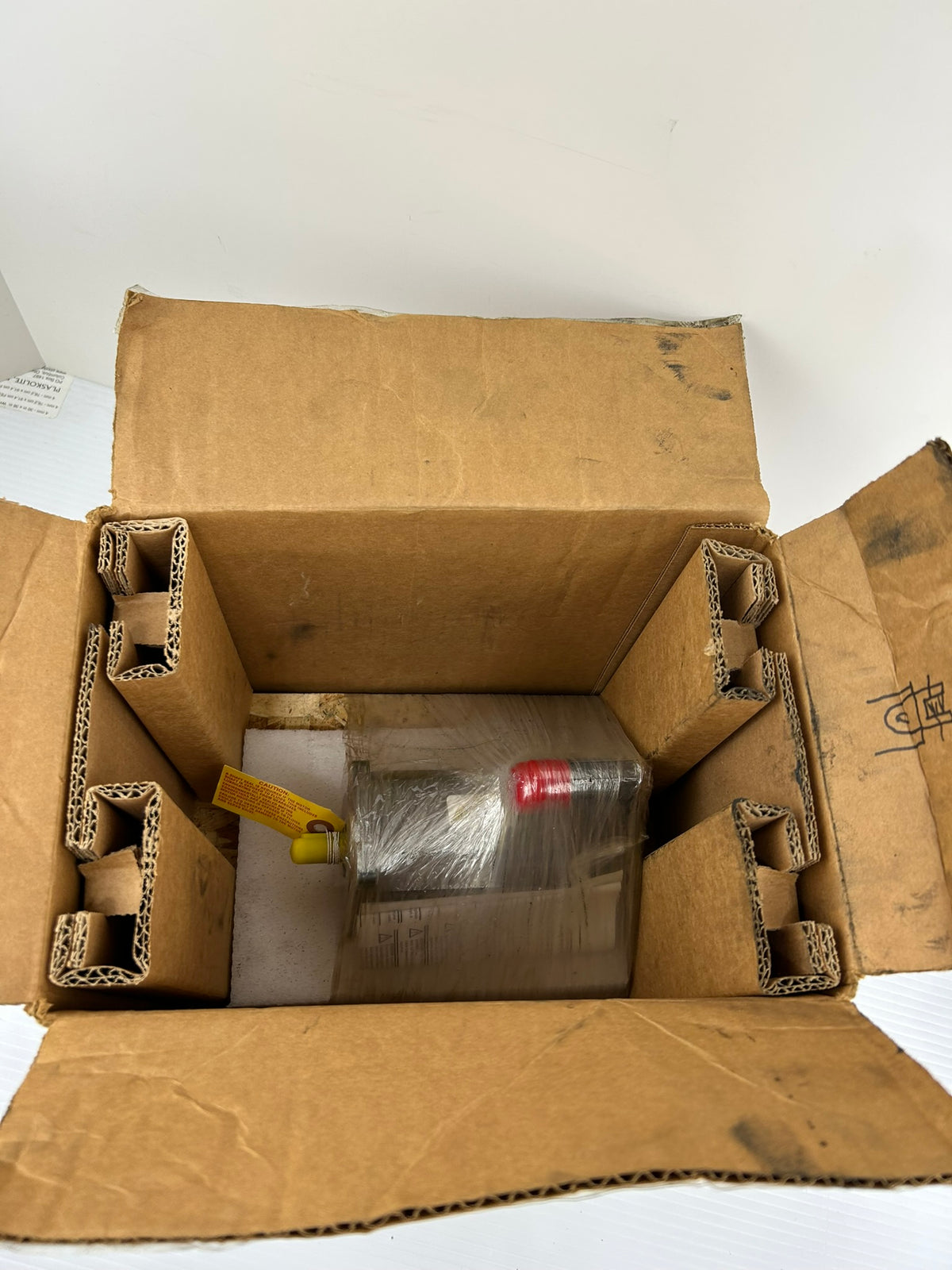 Allen-Bradley VPL-B0752M-PJ12AA Kinetix VP Low Inertia Servo Motor 480V 8000 RPM