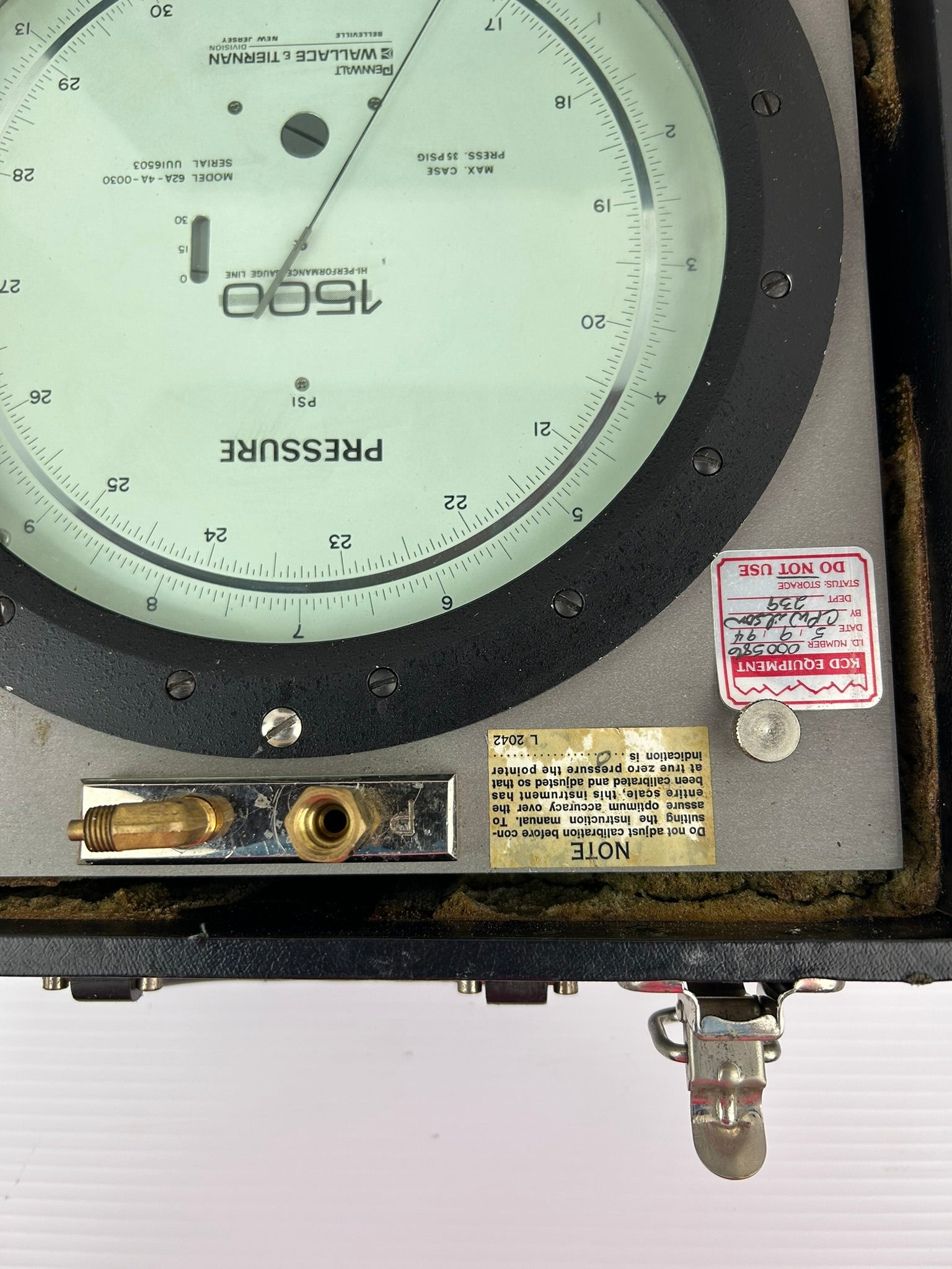 Wallace & Tiernan 62A-4A-0030 1500 High Performance Pressure Gauge 0-35 PSIG