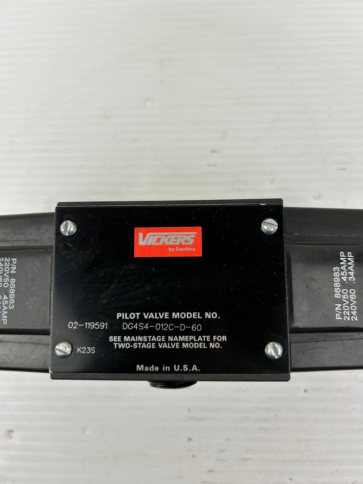 Vickers DG4S4-012C-D-60 Hydraulic Pilot Valve 02-119591 Danfoss