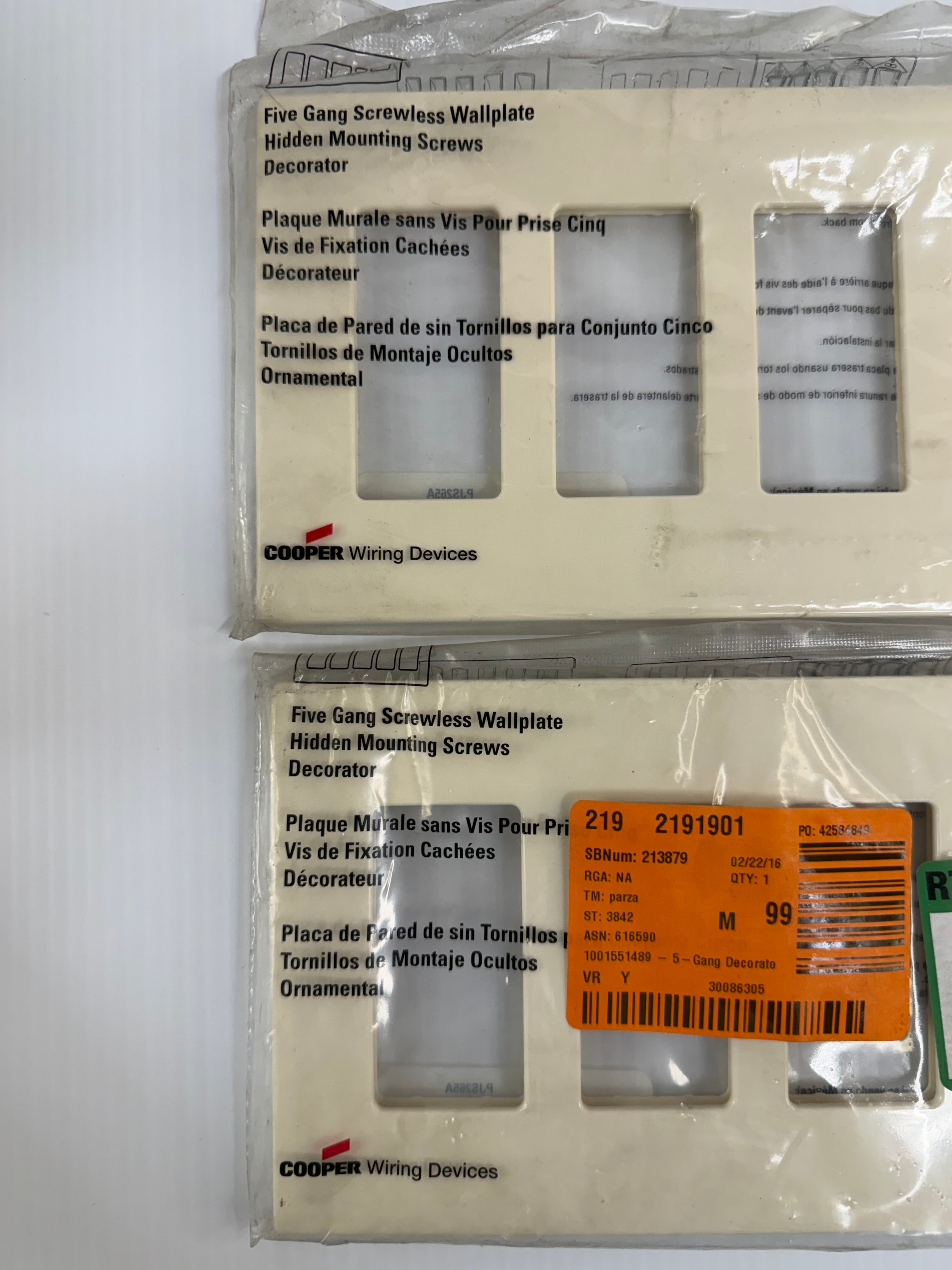 Cooper Wiring 5-Gang Screwless Wallplate PJS265A Lot of 2