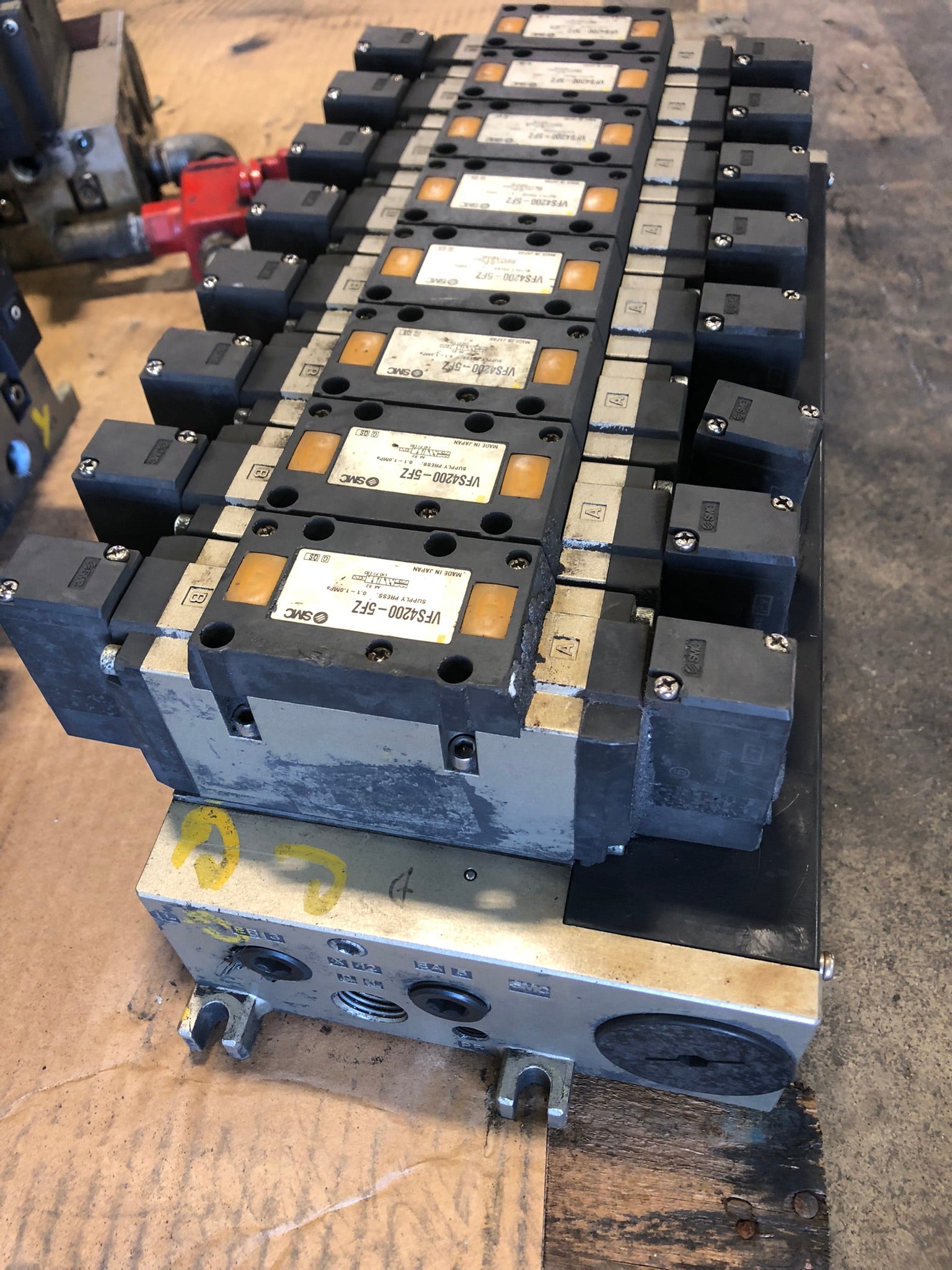 SMC VFS4200-5FZ Solenoid Valve with Base - 8 Valves