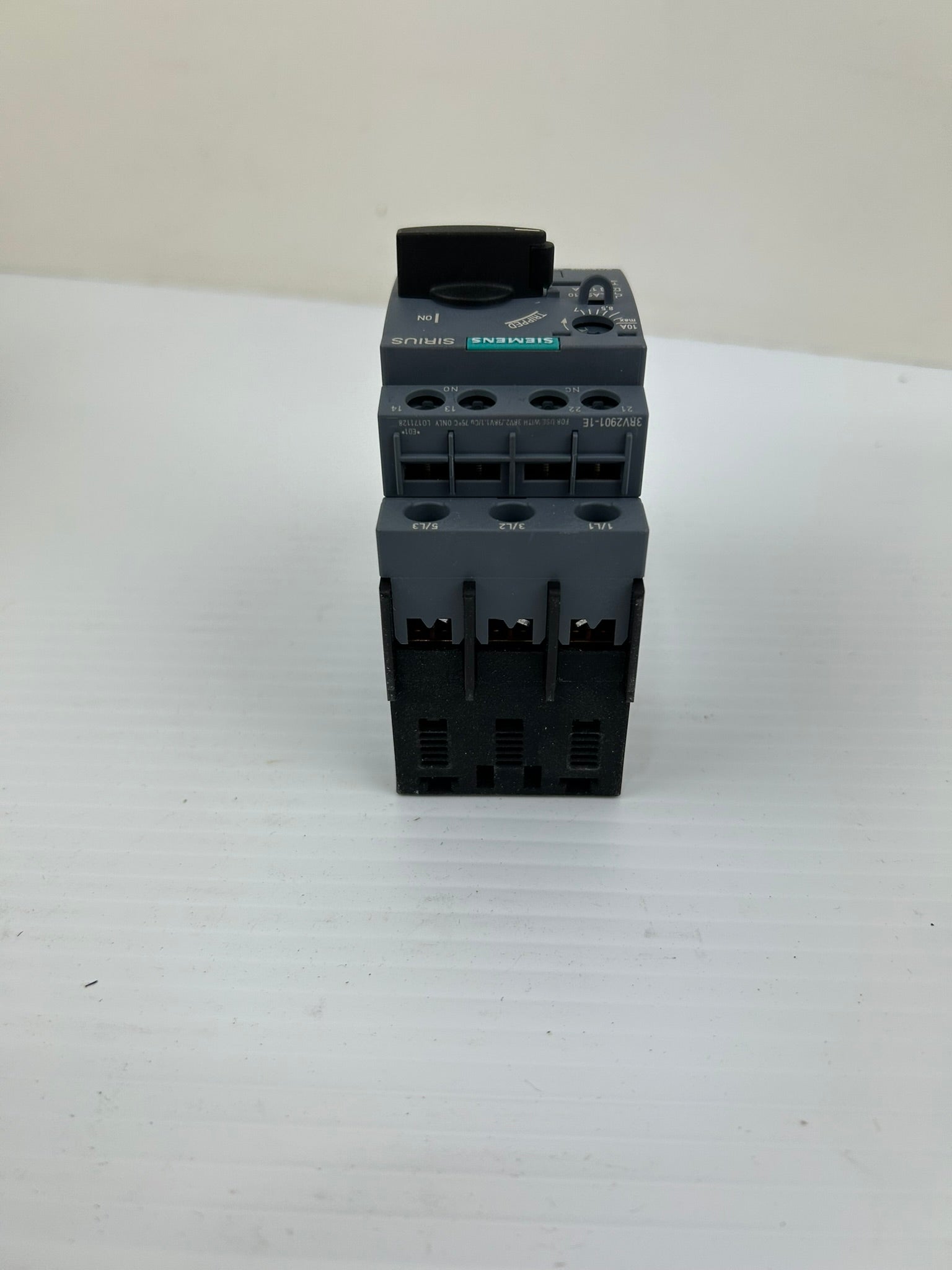 Siemens 3RV2011-1JA15 SIRIUS Manual Motor Starter Protector Circuit Breaker