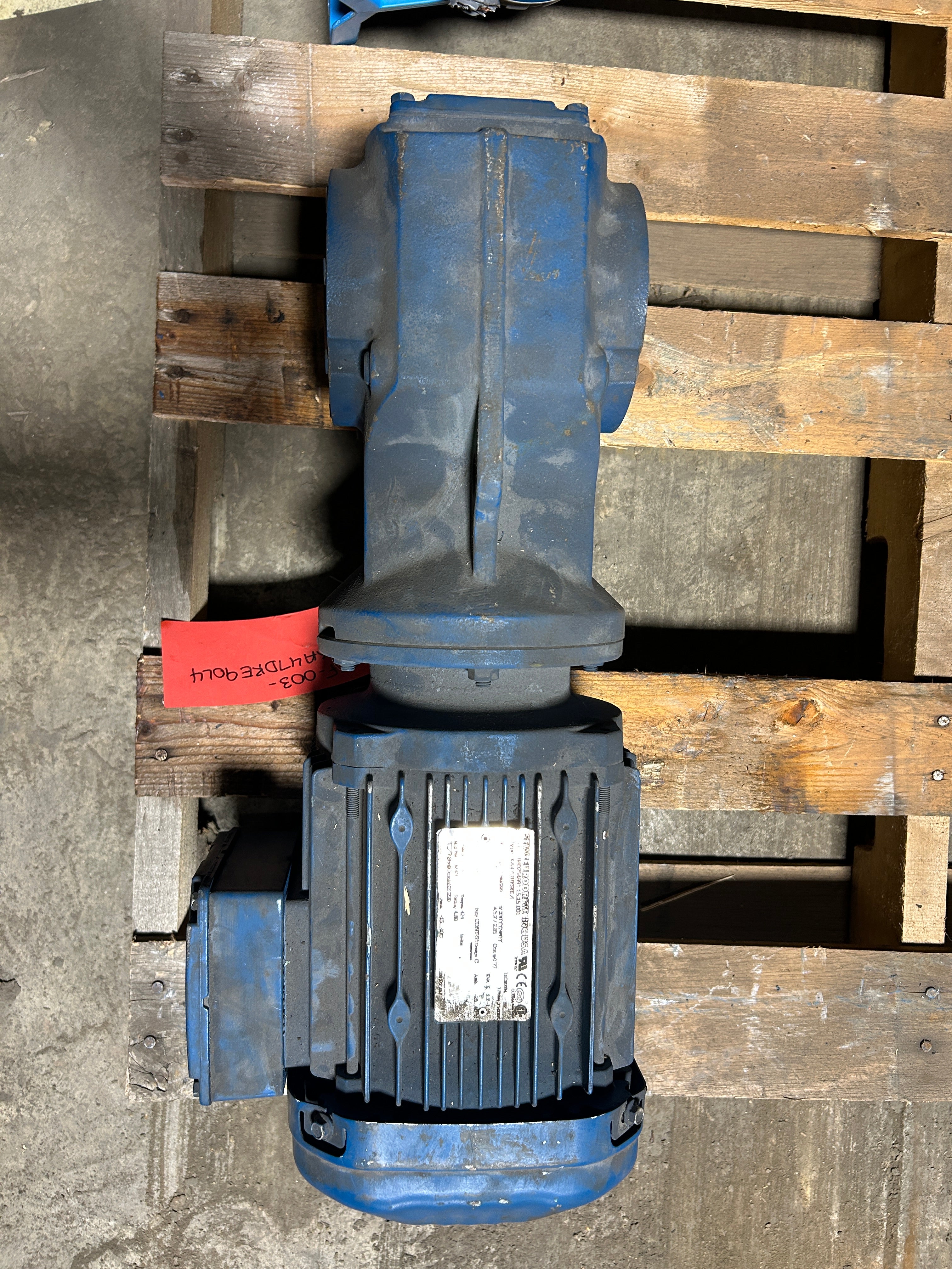SEW Eurodrive KA47DRE90L4 Gearmotor 2HP 1740/299 RPM 5.81 Ratio 424 In-Lbs