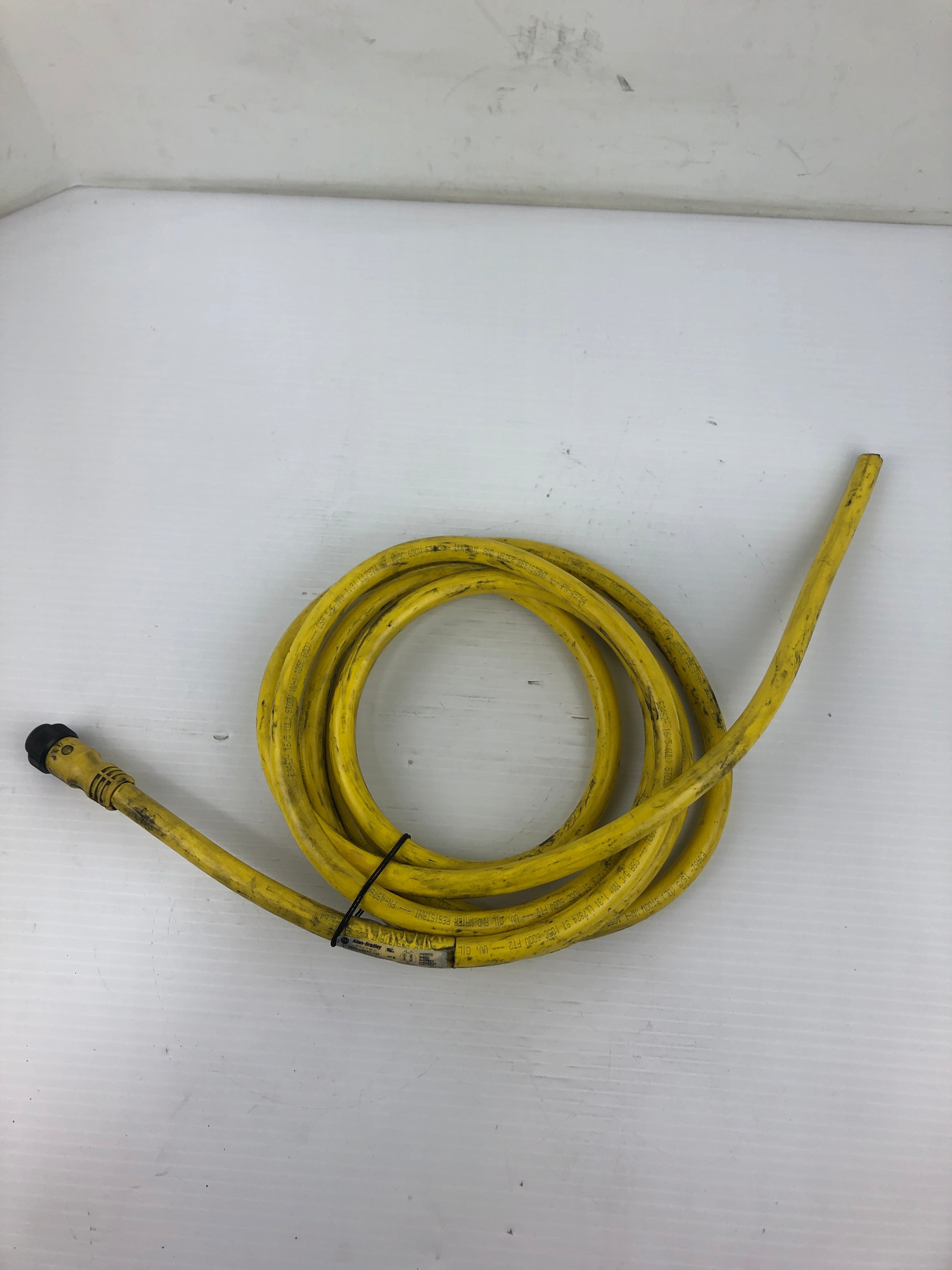 Allen Bradley 889N-U5AFC-12F 5 Pin QD Cordset Ser. B 600V 8A