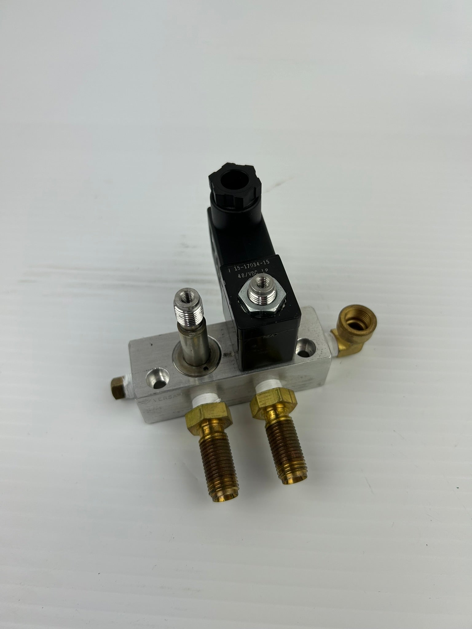 Versa Products EZM-8233-2-1-HCL-48VDC Valve Block with 15-17034-15