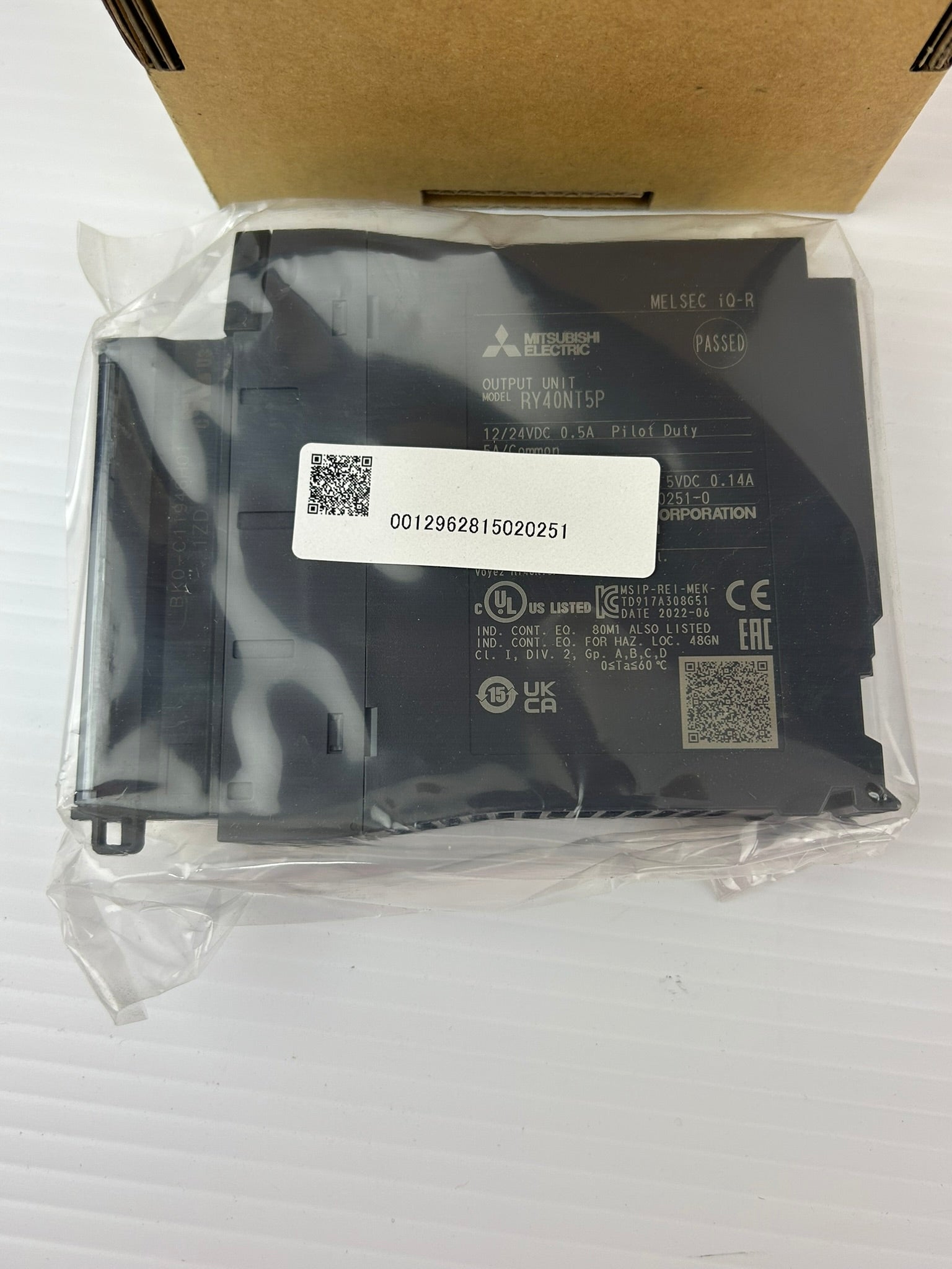 Mitsubishi RY40NT5P MELSEC iQ-R 40-Point Relay Output PLC Module