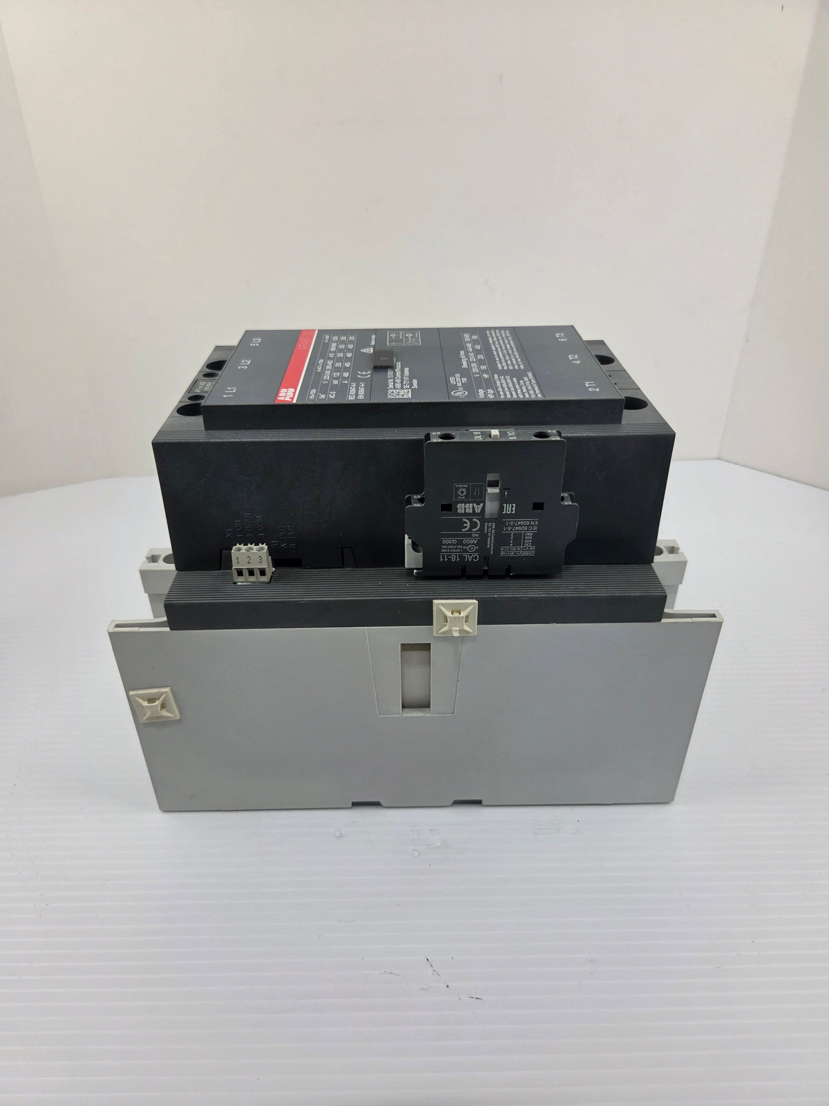 ABB AF460-30 Contactor 460A AC-3 700A AC-1 3 Pole 100-250V AC/DC Coil 600V