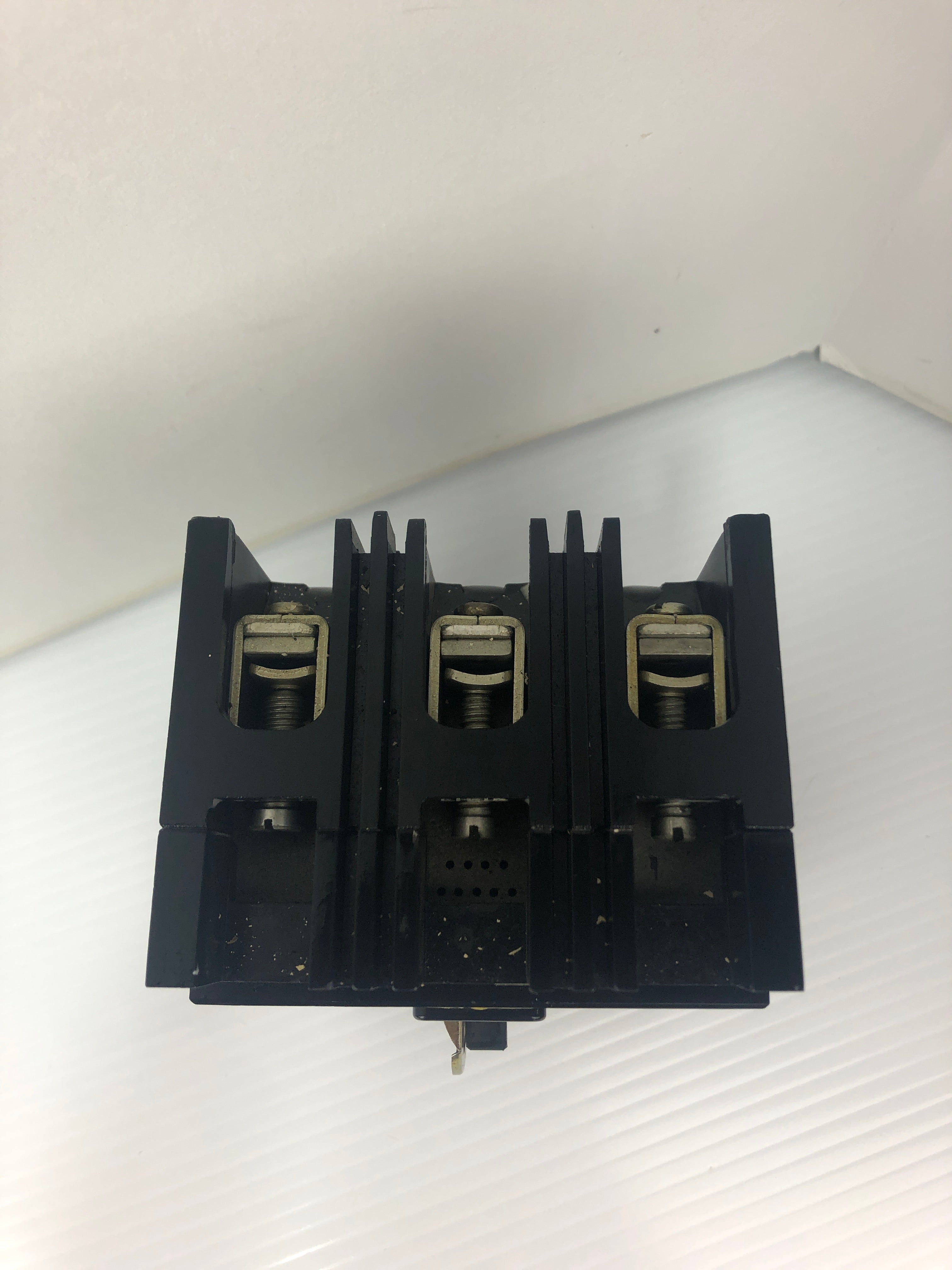 Westinghouse EHB3015L Circuit Breaker with Switch Guard 15A 3P