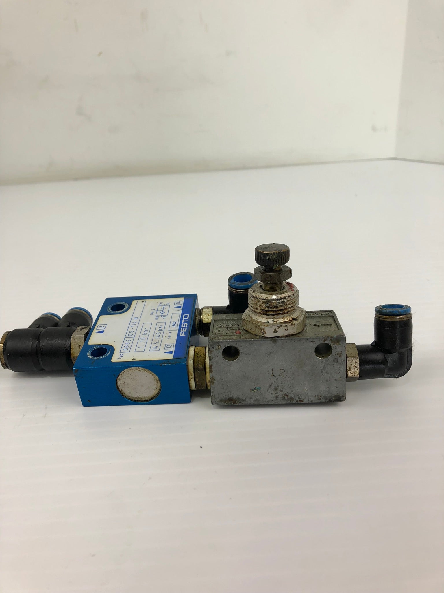 Festo 6682 OS-1/4 B Valve with One-Way Flow Control Valve GRA-1/4B
