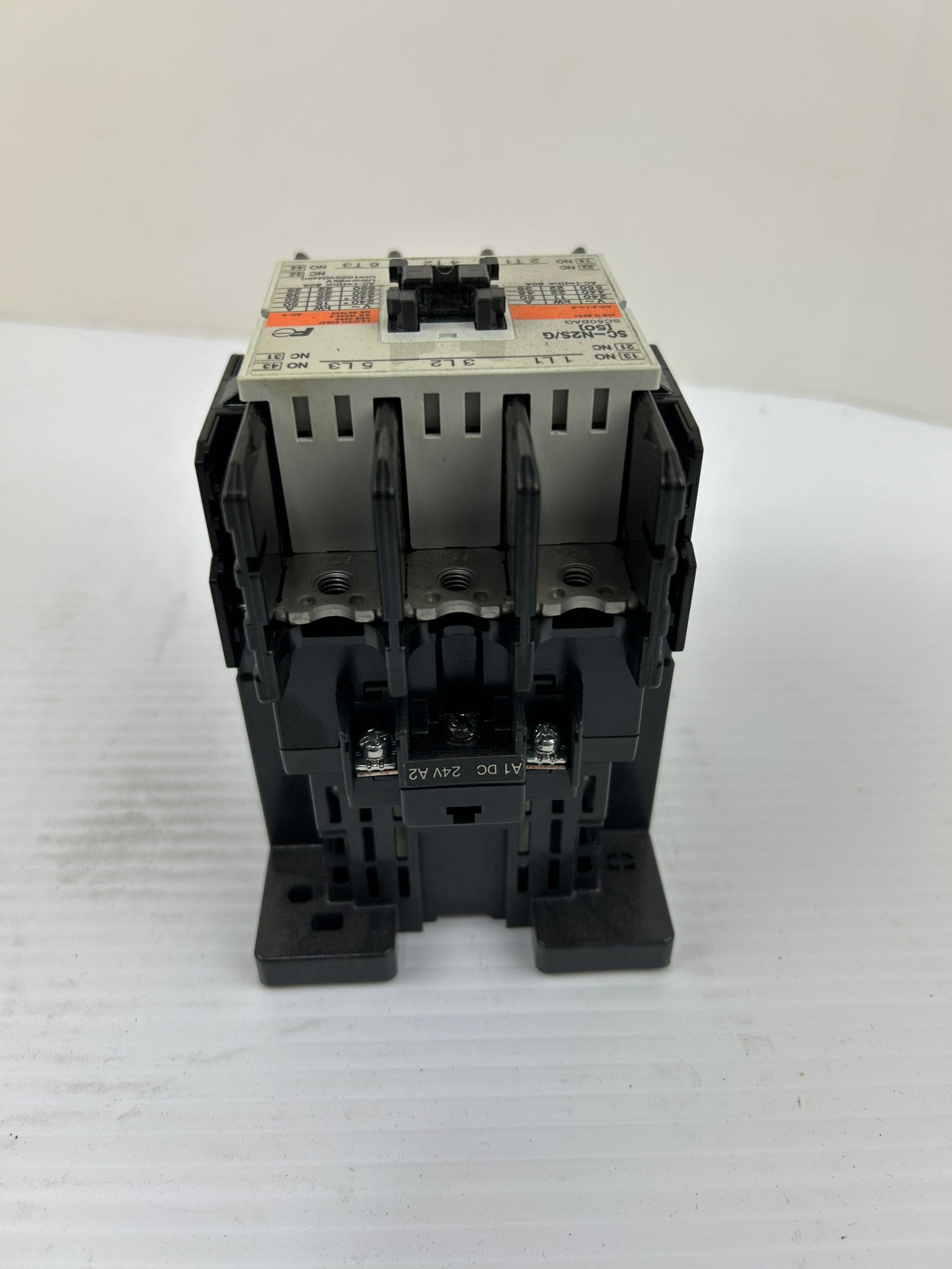 Fuji Electric SC-N2S/G Magnetic Contactor 24VDC Coil 50A 2NO 2NC 3GC2F0M22