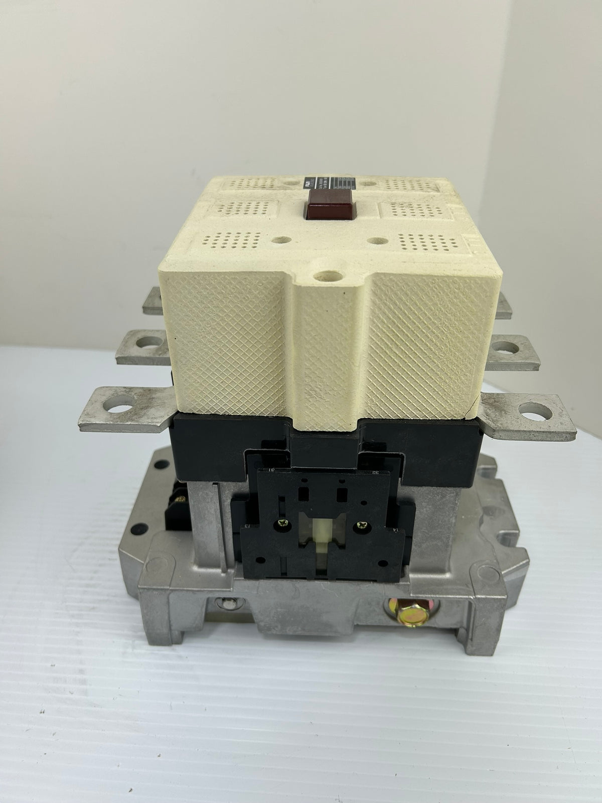 Fuji Electric SC-12N/UD 2NC5H0 Contactor 3 Pole 120V Coil 125-300HP 2NC5H0122