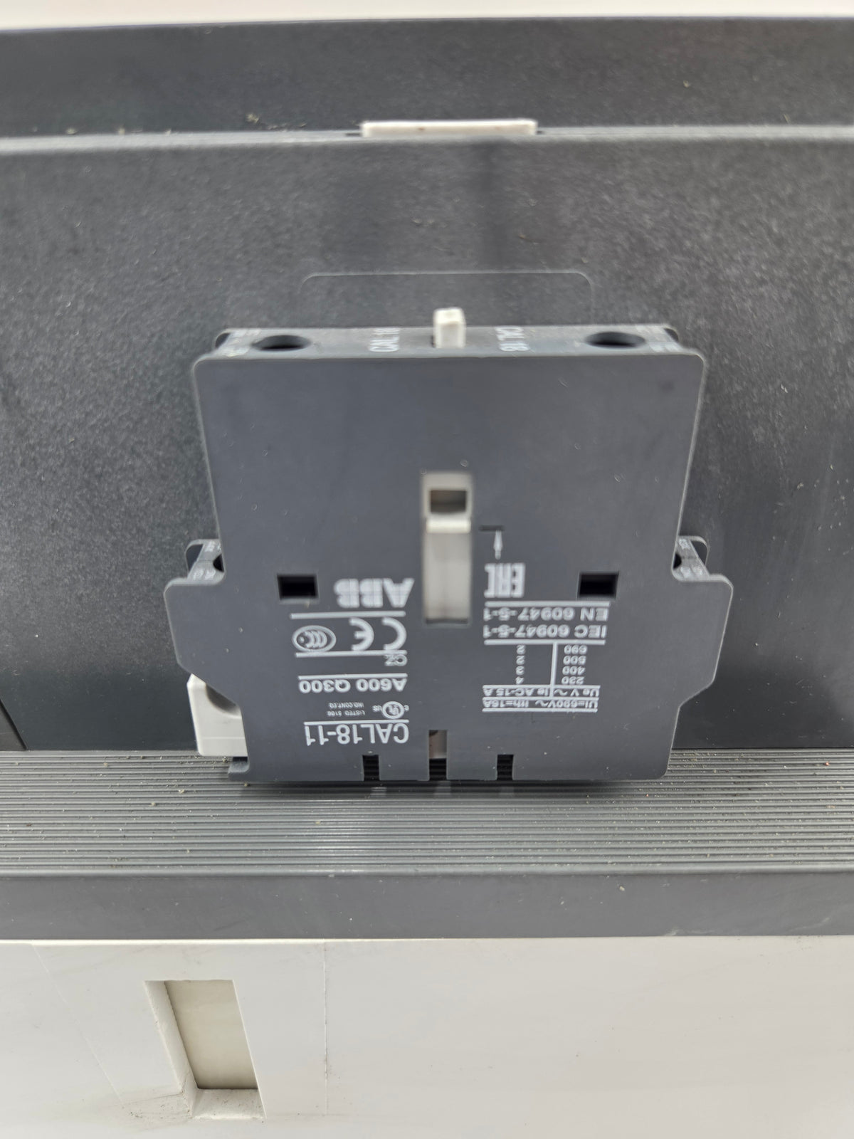 ABB AF580-30 Contactor 3PH 580A AC-3 800A AC-1 3 Pole 100-250VAC/DC Coil 600V