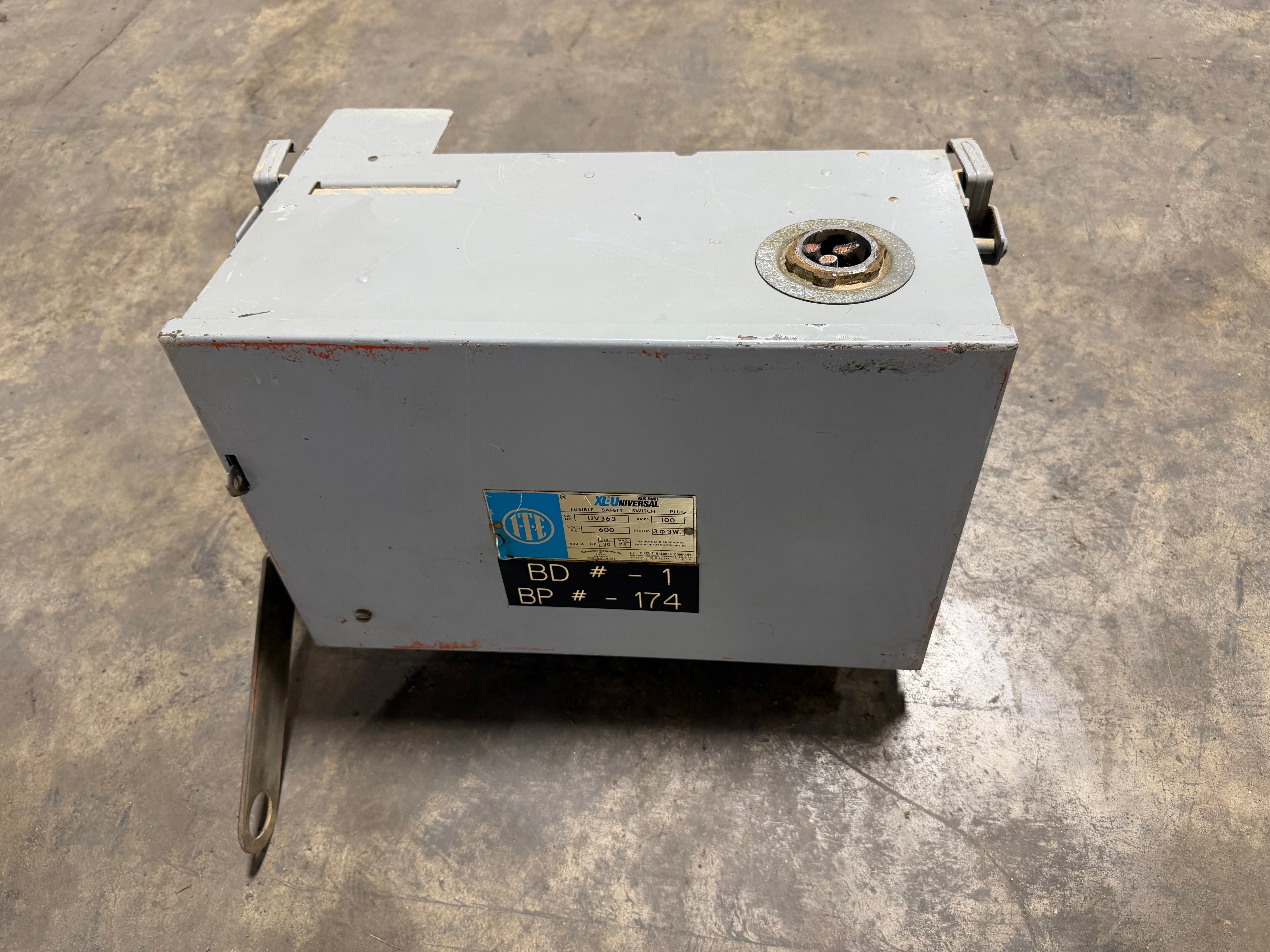 ITE Gould UV363 XL-U Fusible Bus Plug 100A 600V 3PH 3W Used