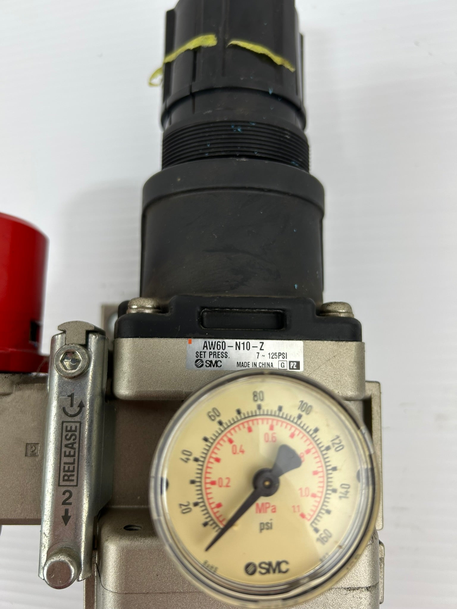 SMC AW60-N10-Z Pneumatic Filter Regulator with VHS50-N10-Z Lockout Valve
