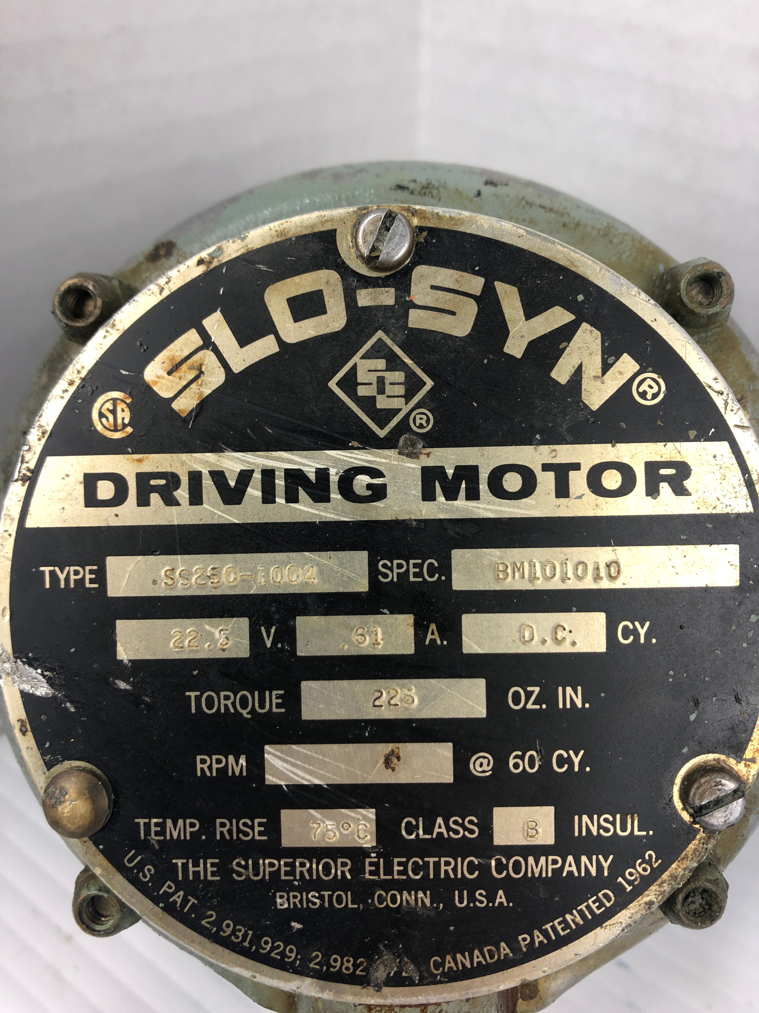 Superior Electric Slo-Syn SS250-1004 Driving Motor with Gear Sprocket