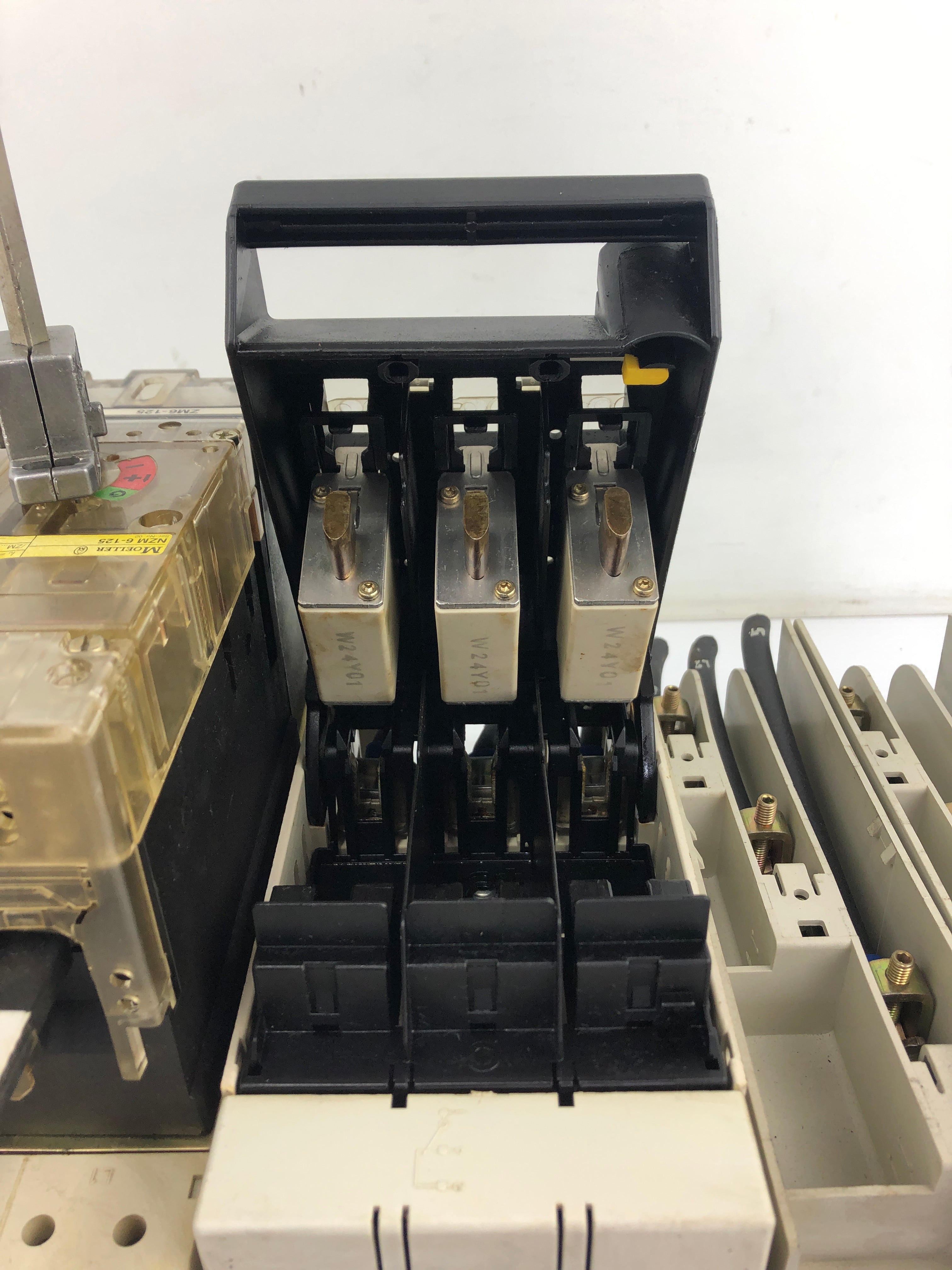 Moeller ZM6-125 Circuit Breaker with Fuse Holder NH000 Assembly