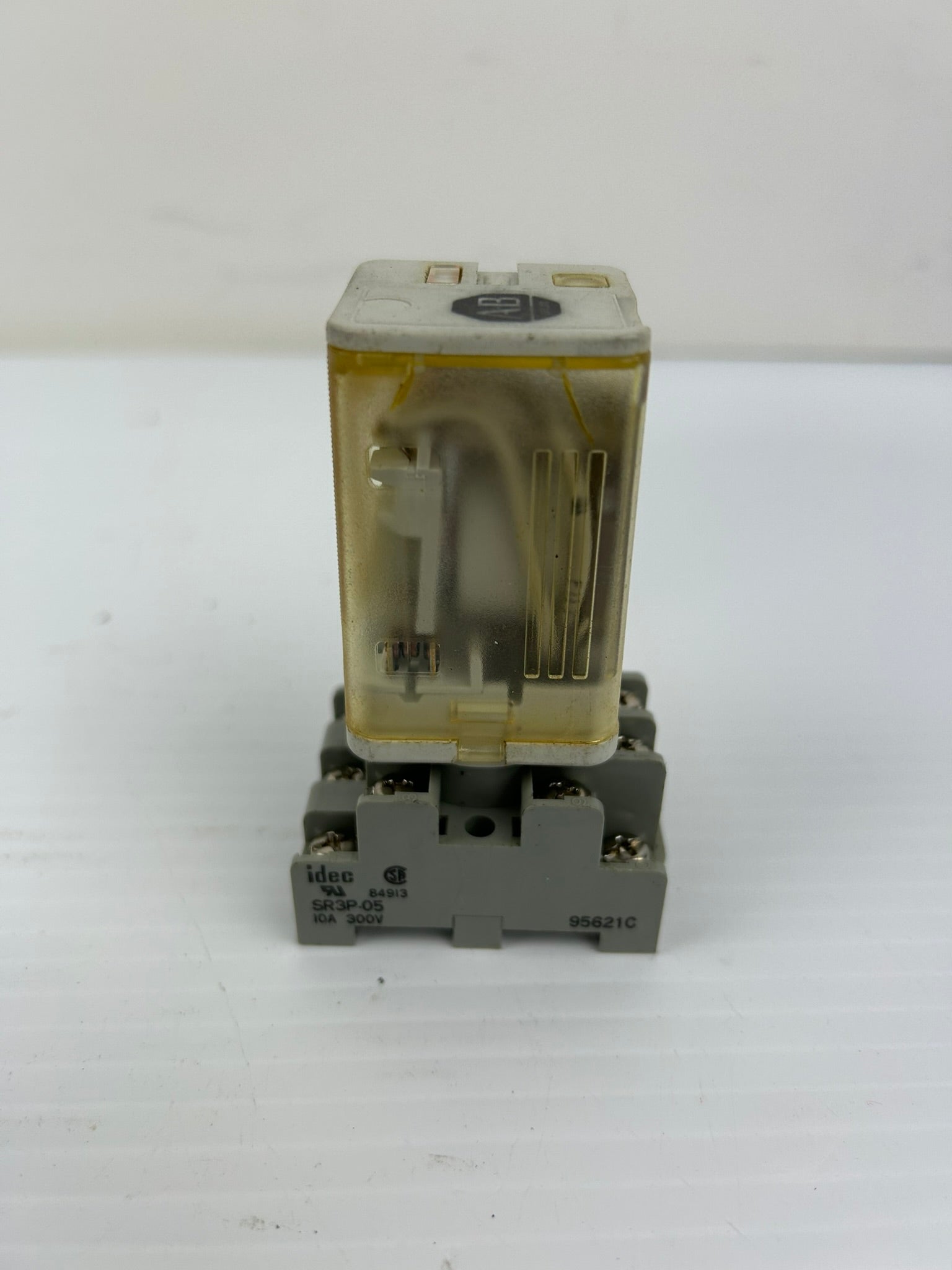 Allen Bradley 700-HA33Z24 Relay Series A with IDEC SR3P-05 Base - Lot of 5