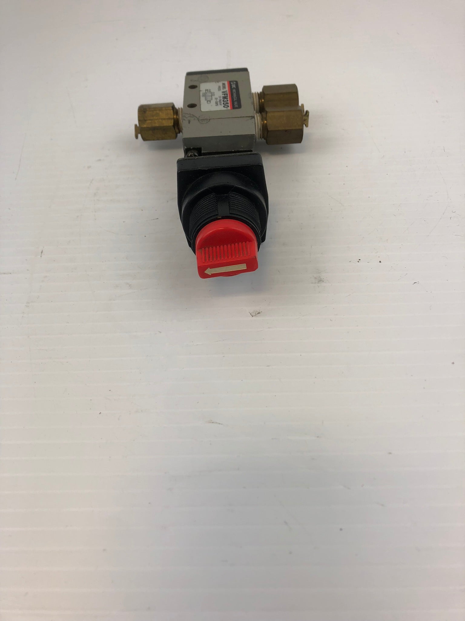 SMC VFM350 Mechanical Valve with Red 2-Position Selector Switch