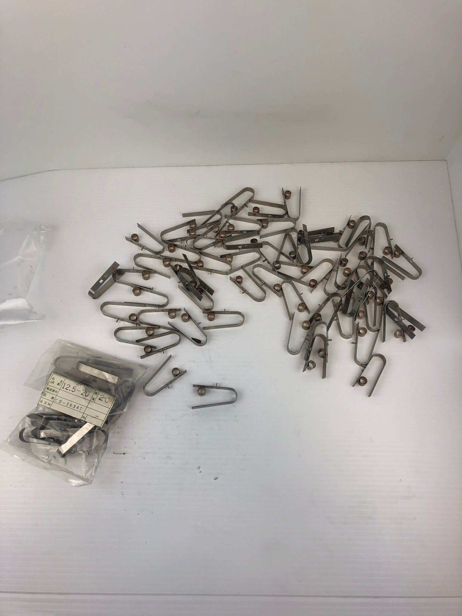 12.5-20 064 Electrical Clip (Lot of 80)