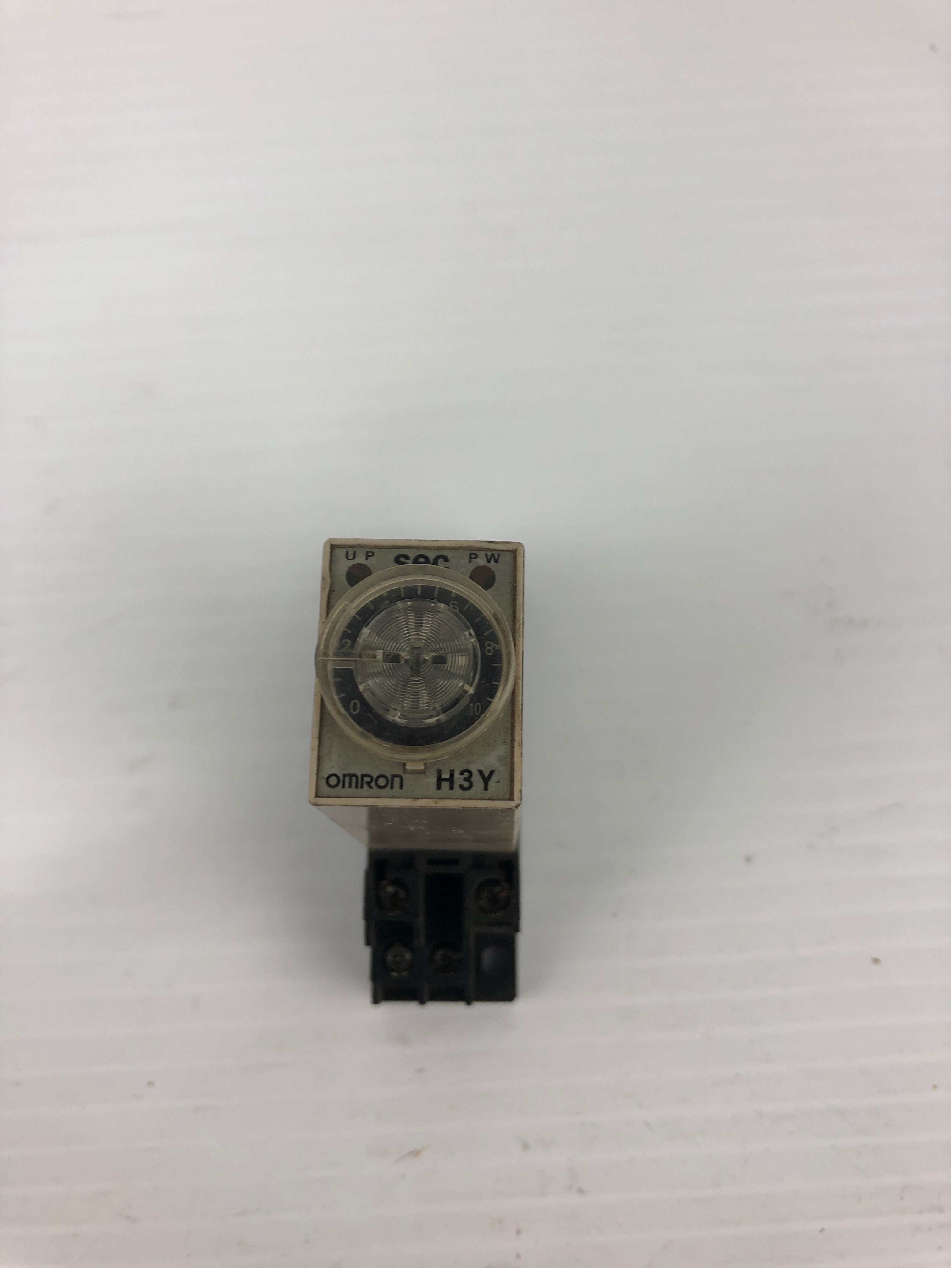 Omron H3Y-2 Timer 24V with Base 06X1EW1