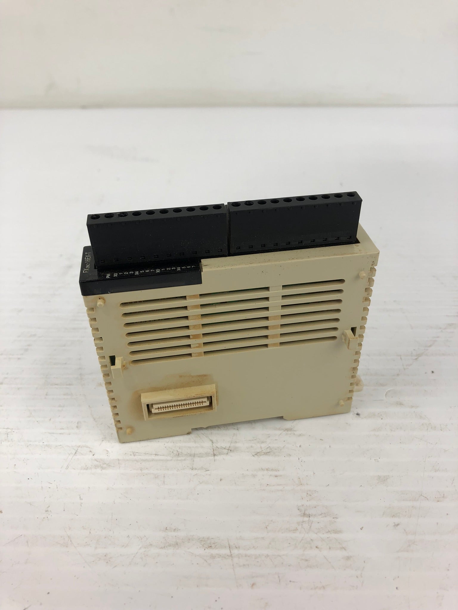 Mitsubishi FX2NC-16EX-T Programmable Controller