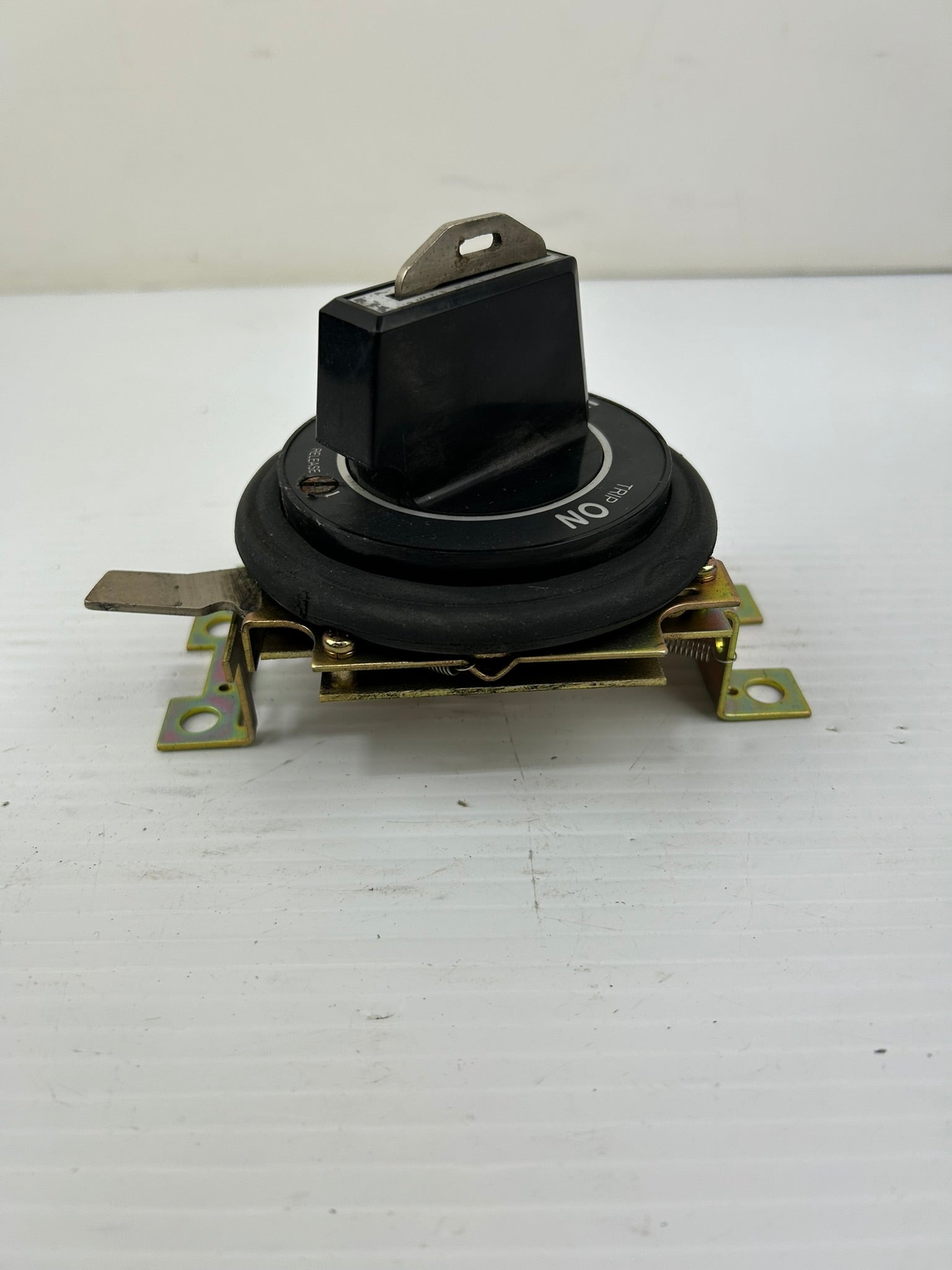 Fuji Electric N-13A-Q-02785 On/Off Release Switch