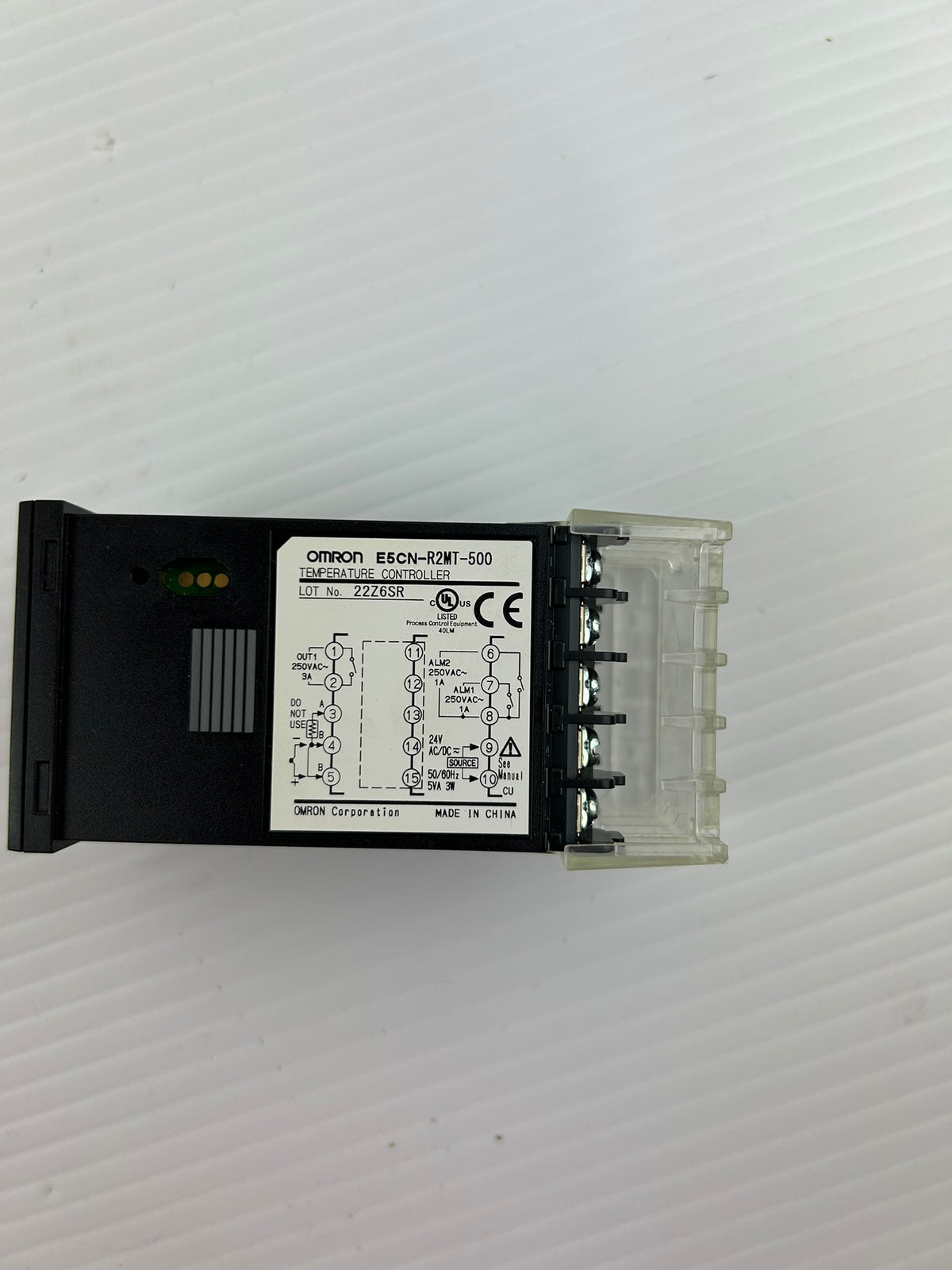 Omron E5CN-R2MT-500 Digital Temperature Controller 24V AC/DC Relay Output