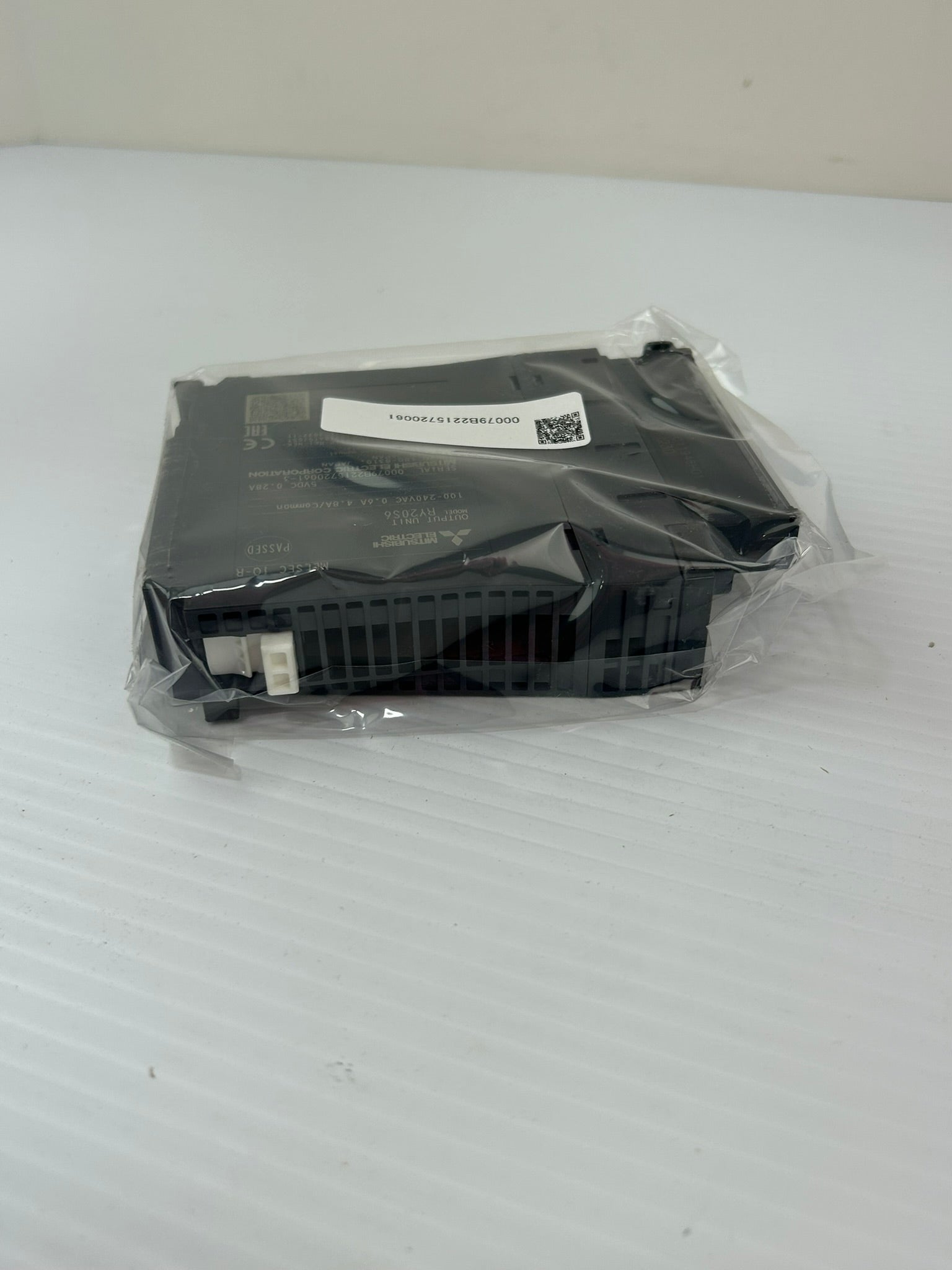 Mitsubishi RY20S6 MELSEC iQ-R 16-Point Relay Output Module PLC