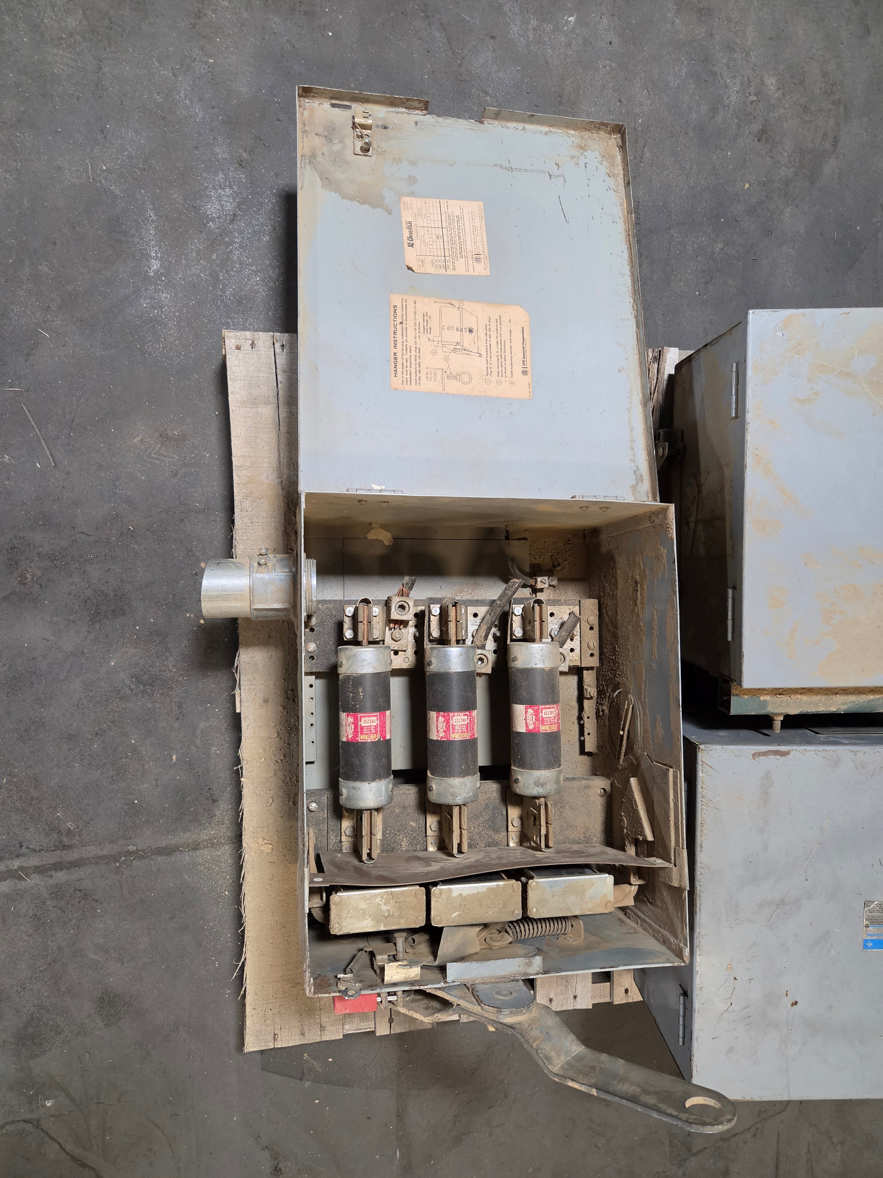 ITE UV365 XL-Universal Bus Plug Fusible Safety Switch 400A 600V Busway 3 Phase