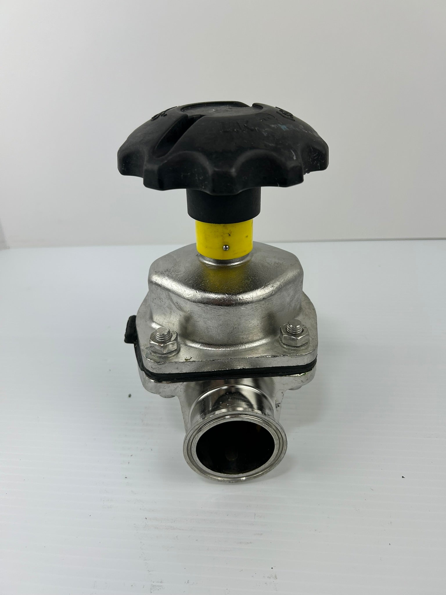 Saunders 349751 Shut Off Valve - Black