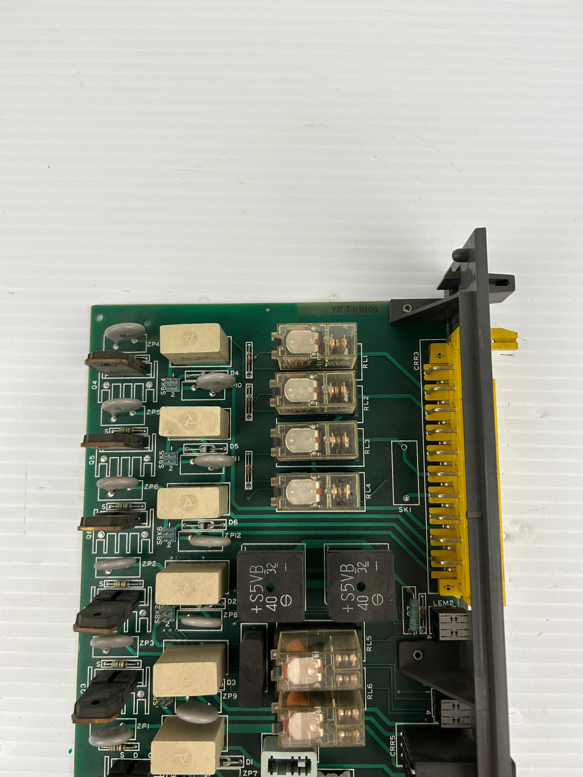 Fanuc A16B-1212-0540/04B P381-BB CNC Control Relay Circuit Board Assembly