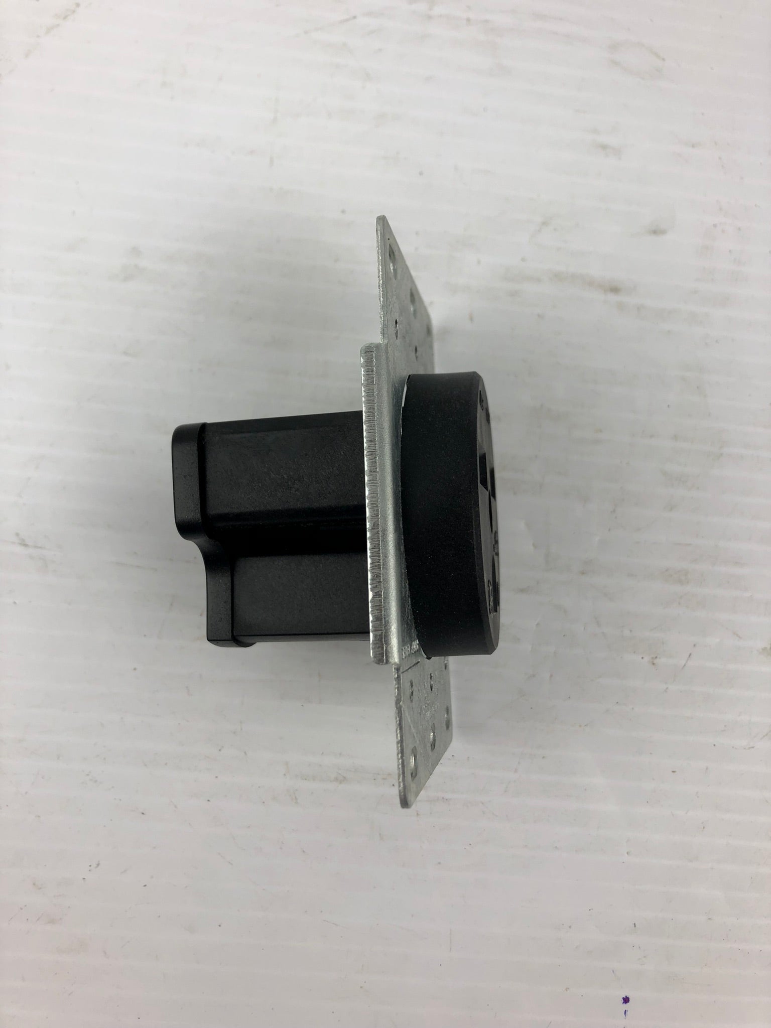 Pass & Seymour AL-CU Power Outlet 30A 250V Flush Mount