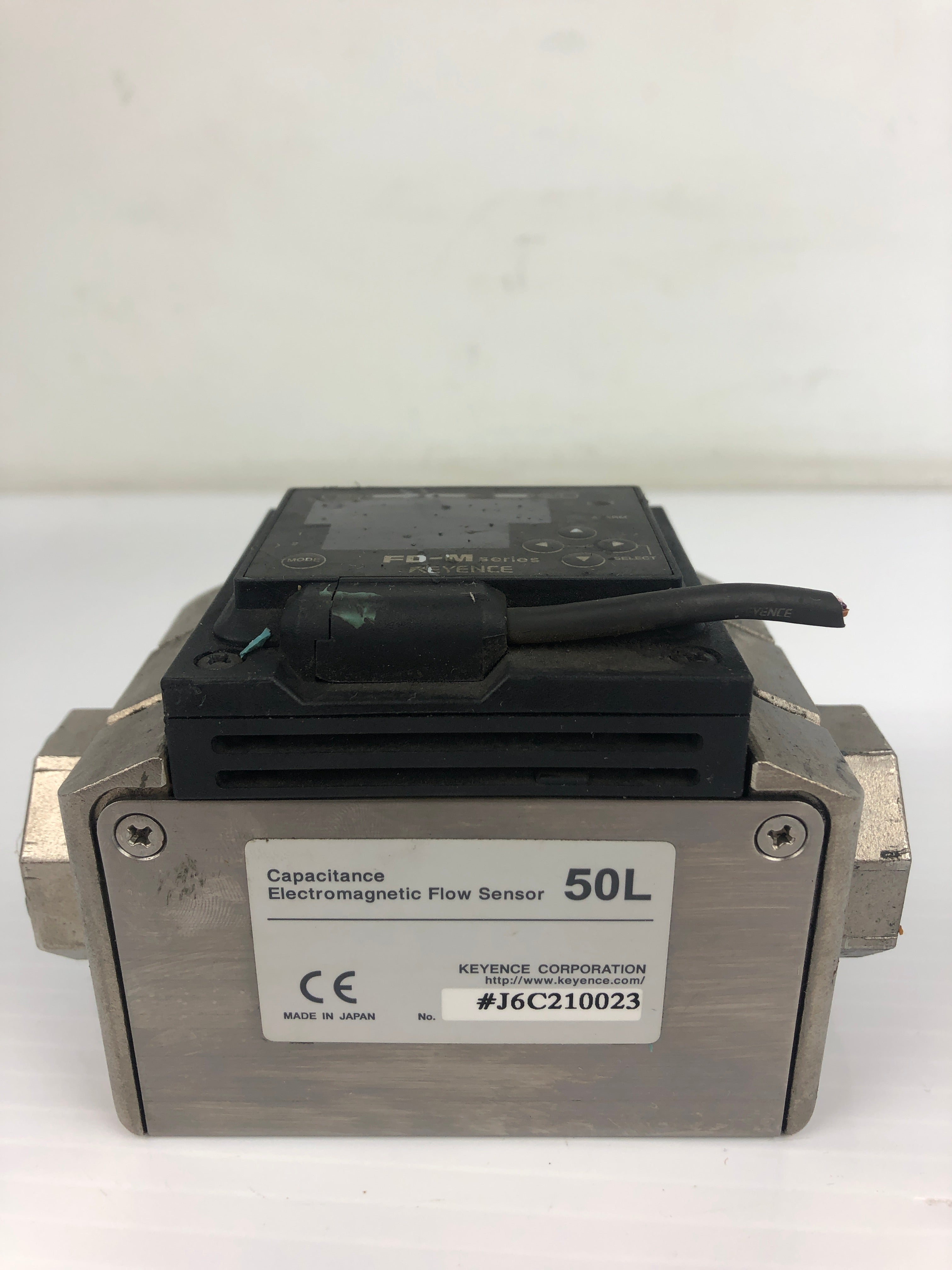 Keyence FD-MZ50AYKP Capacitance Electromagnetic Flow Sensor 50L 24VDC 30V 100mA