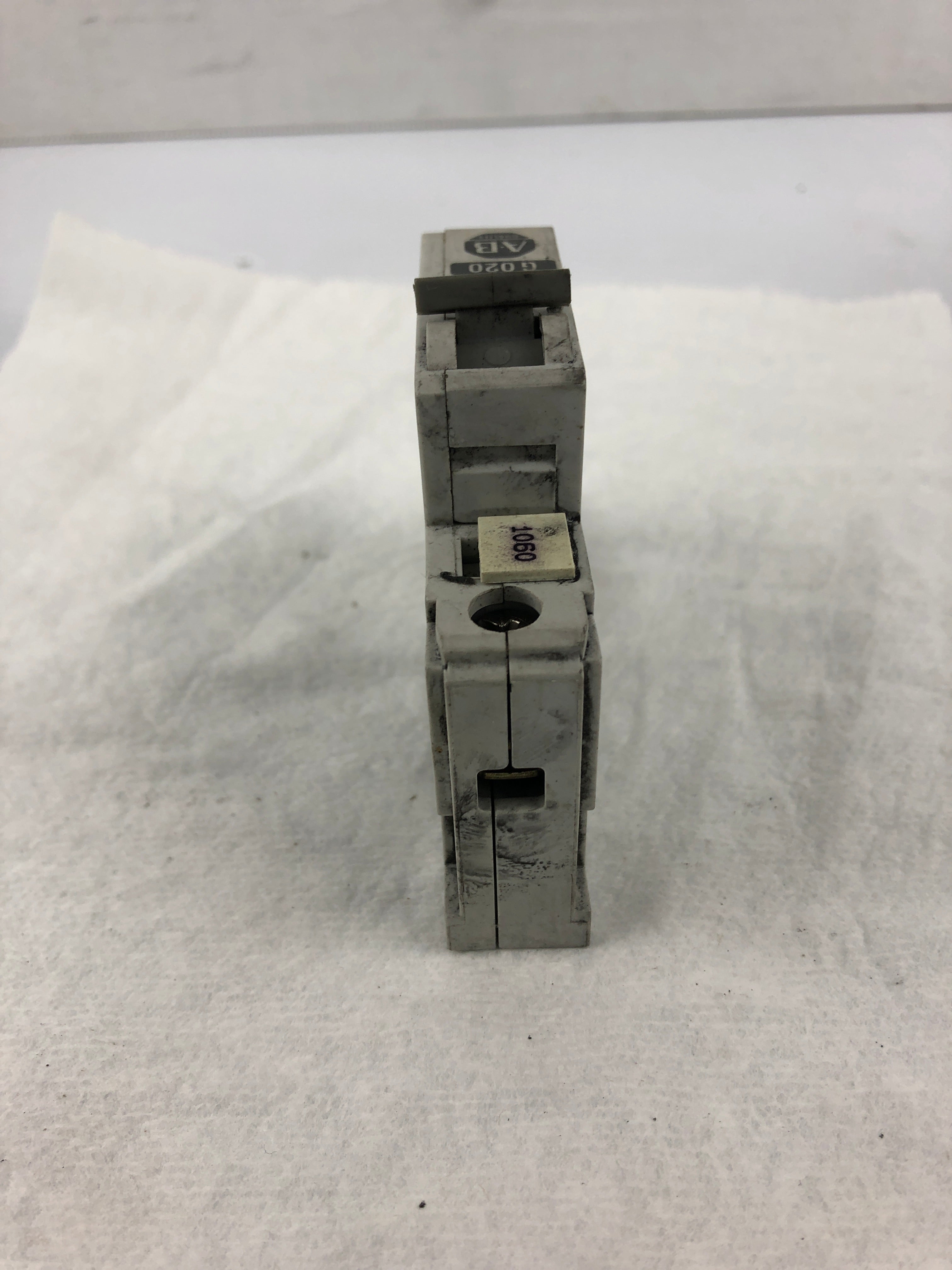 Allen-Bradley 1492-CB1 Single Pole Circuit Breaker G020 Series B 2A