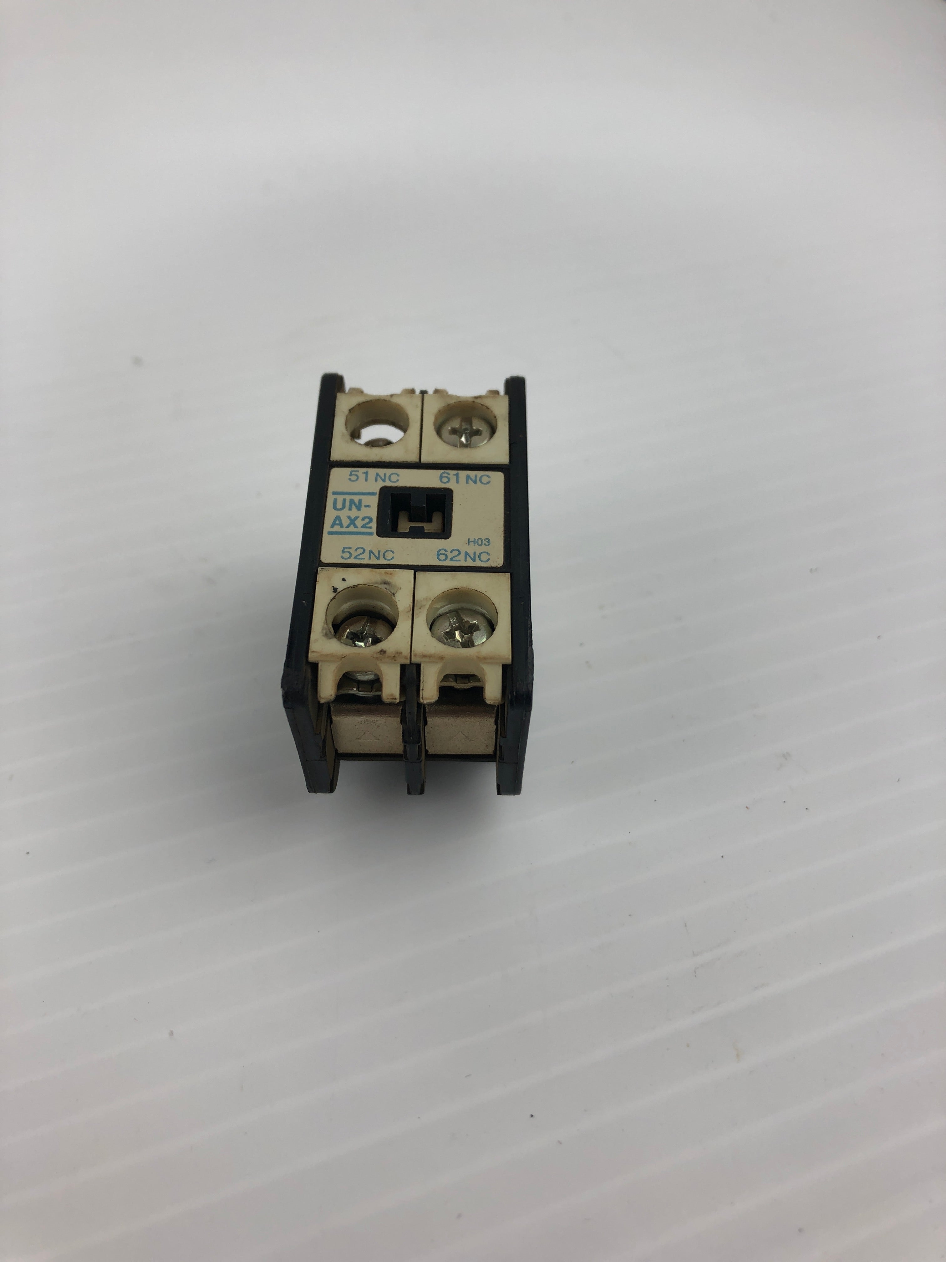 Mitsubishi UN-AX2 Contact Block 110-220V