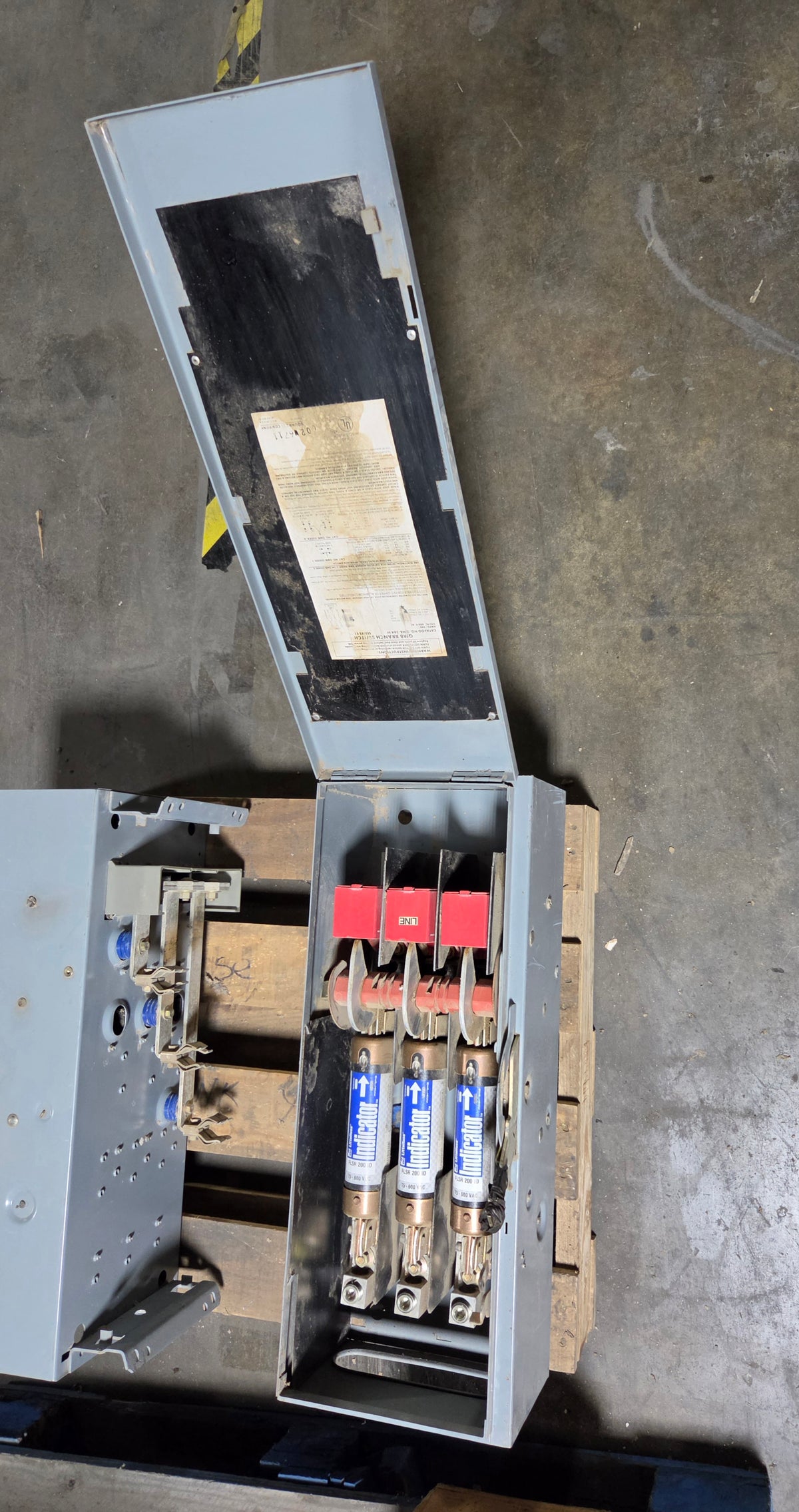 Square D QMB-364W Fusible Panelboard Switch QMB364W Disconnect 200A 3P 600VAC