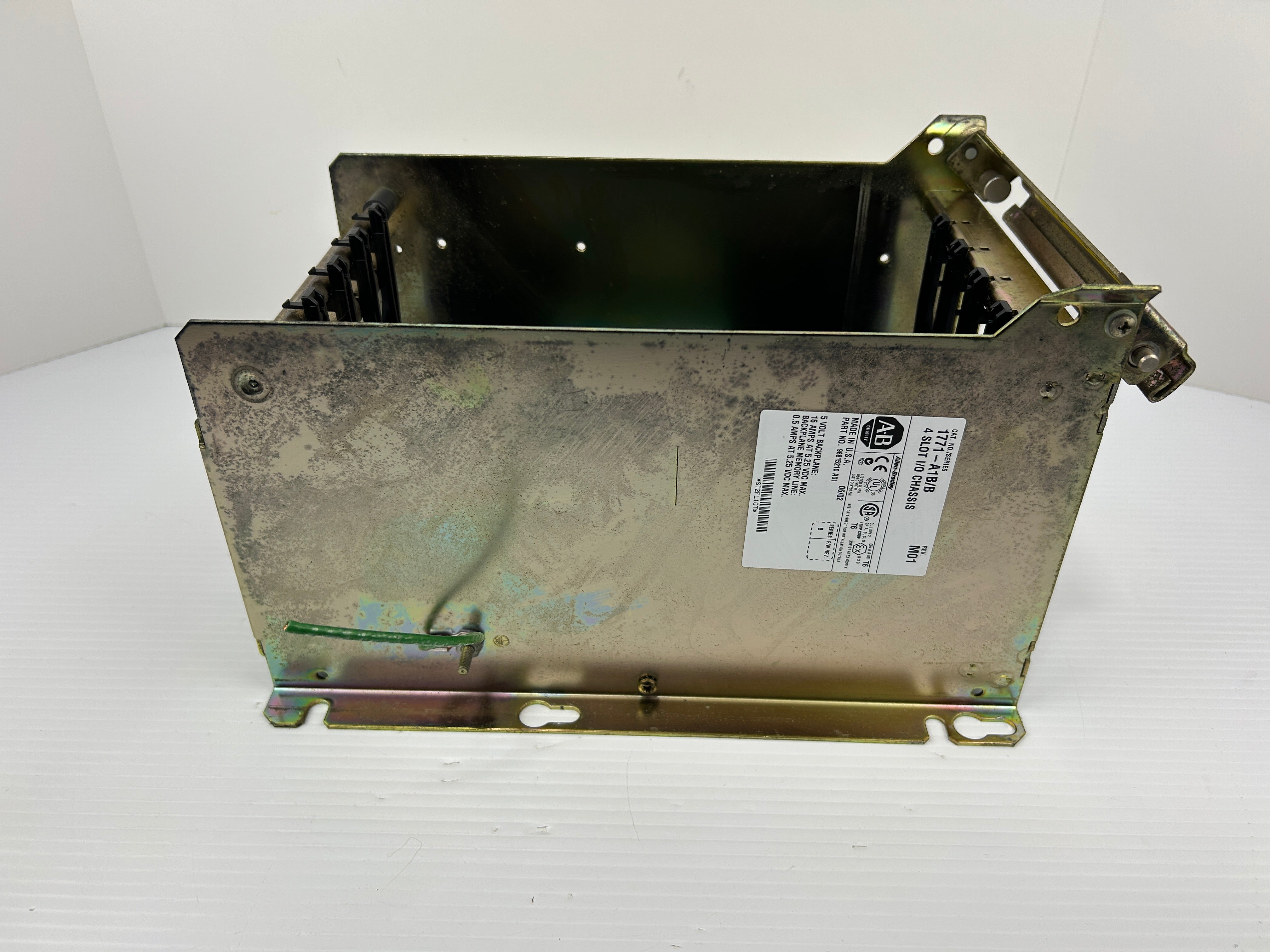 Allen-Bradley 1771-A1B 4-Slot I/O PLC Chassis Series B 1771-A1B/B