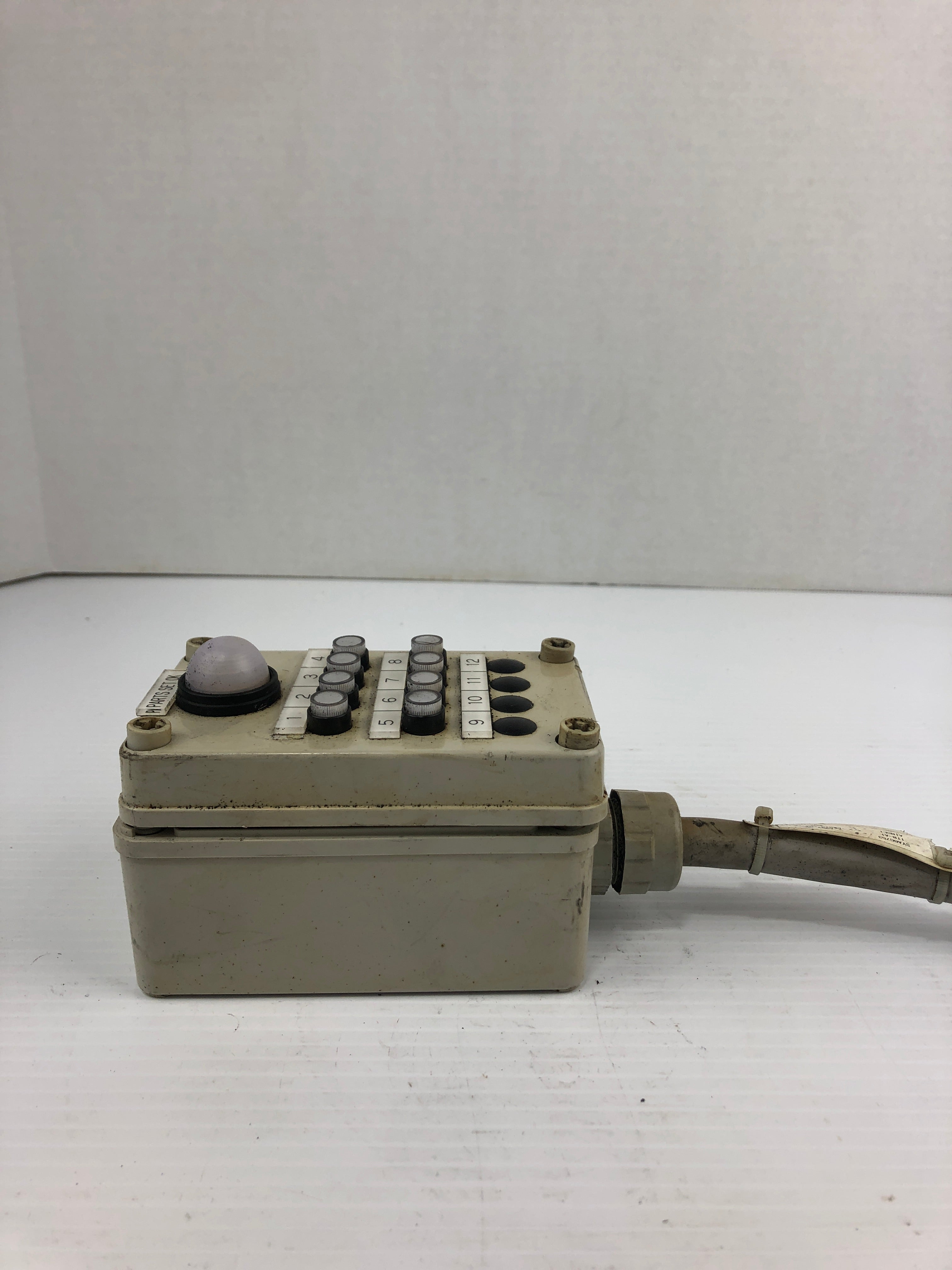 Idec HW-P Control Box with Indicator Lights 24V 1W