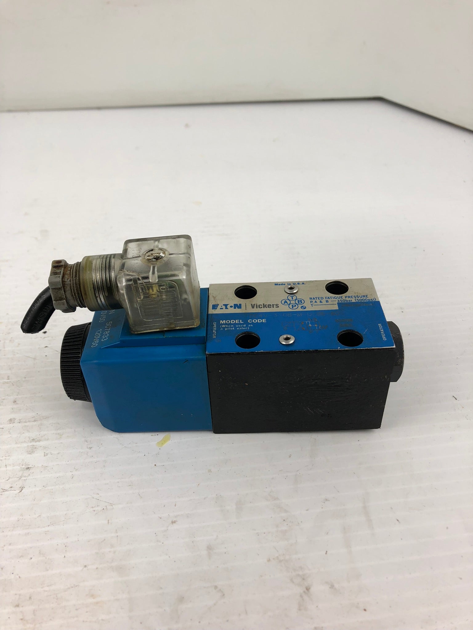 Eaton Vickers DG4V-3-0B-M-U-B6-60 Solenoid Hydraulic Valve
