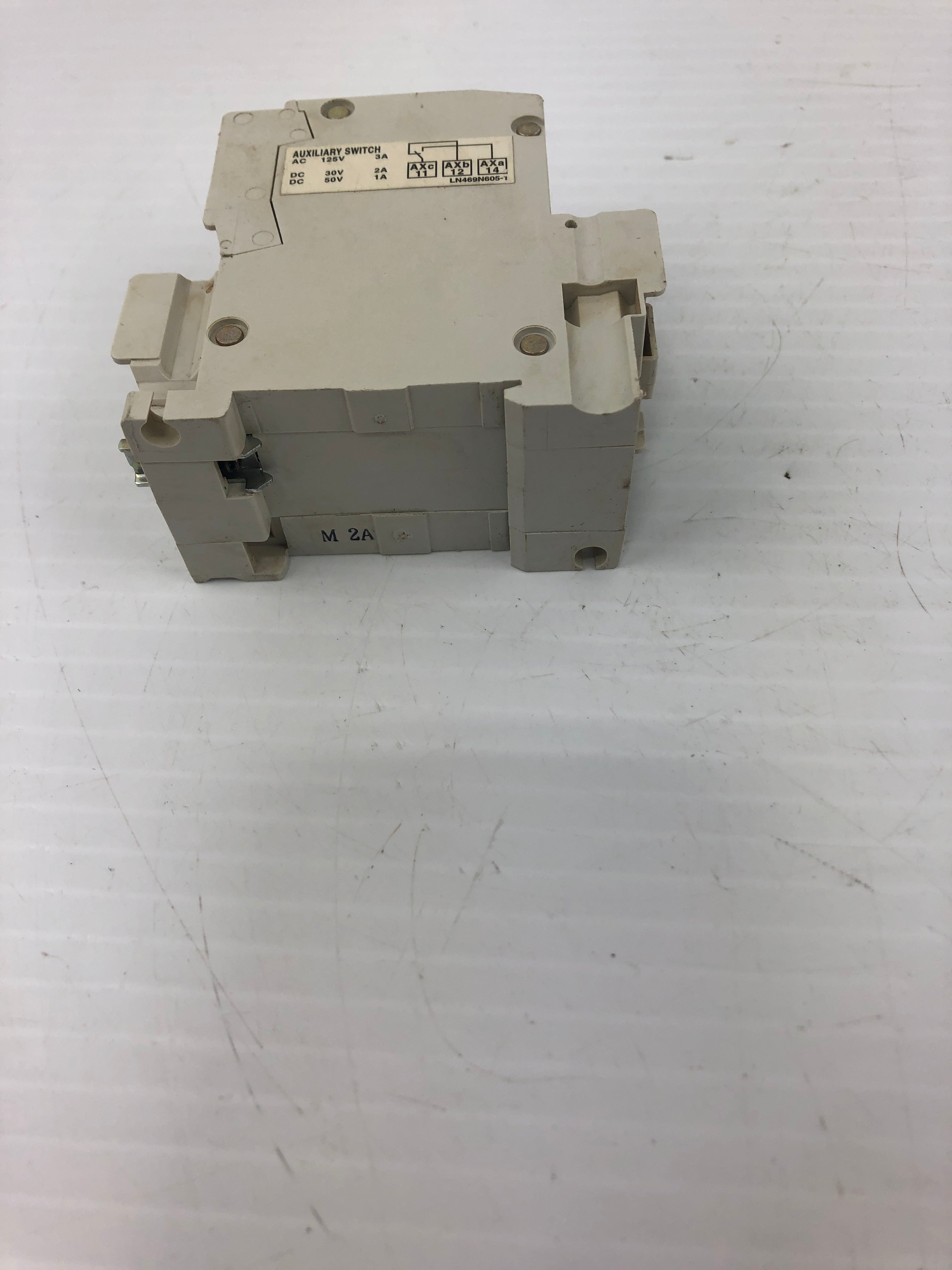 Mitsubishi Electric CP30-BA Circuit Protector 2 Pole 2A 220 VAC 2.5kA 50/60 Hz