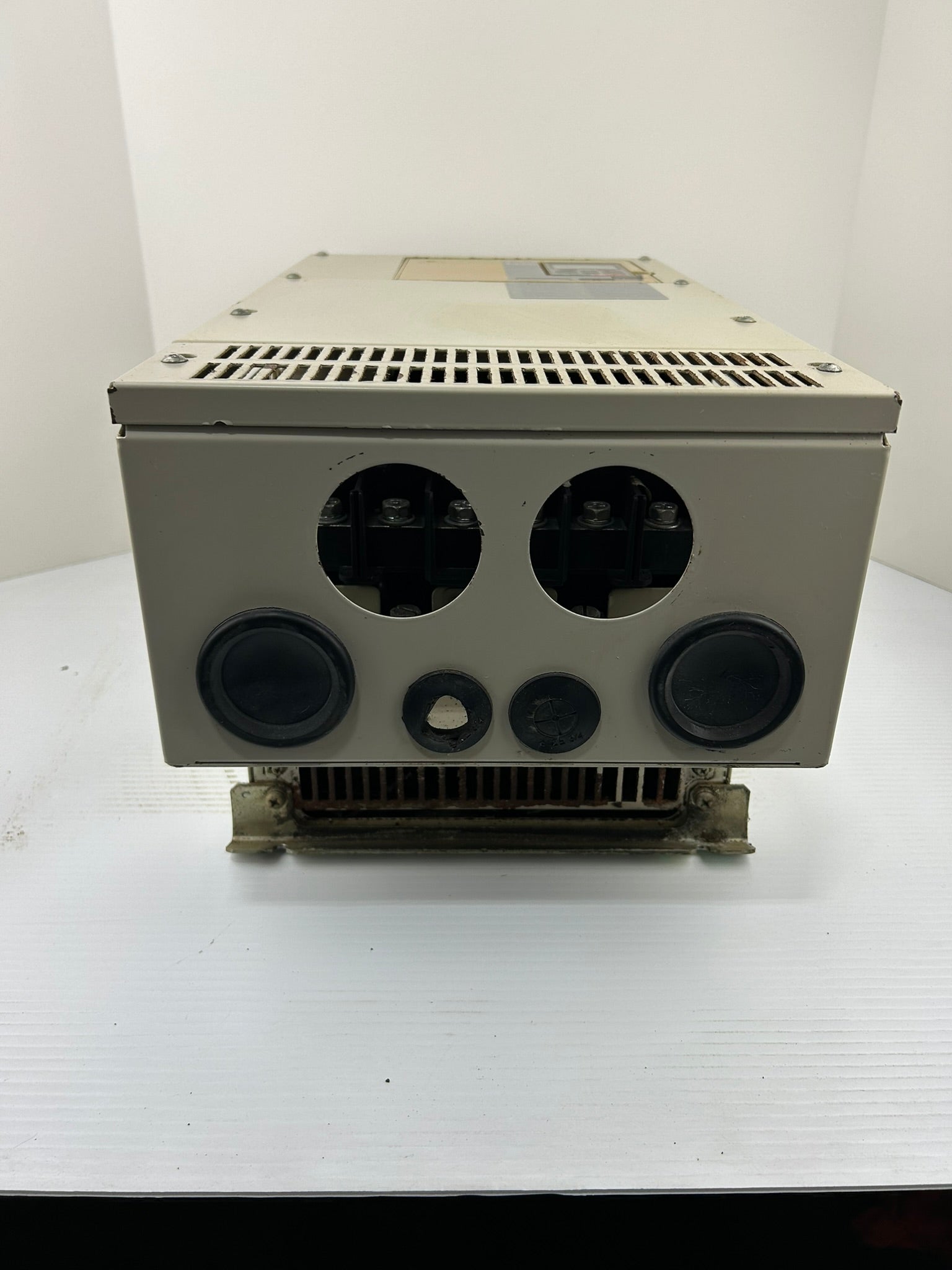 Yaskawa Electric CIMR-PU4A0072FAA AC Industrial Drive Rev E P1000